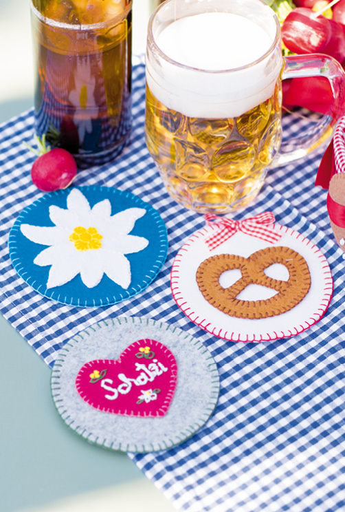 Modellansicht Bild 4: Genähte Tischdeko und gestrickte und gestickte Outfits fürs Oktoberfest