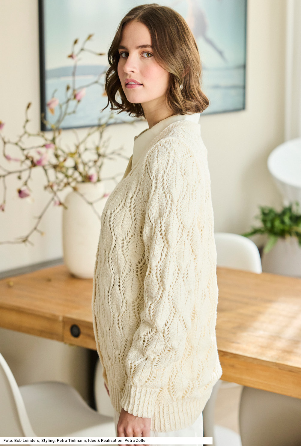 Modellansicht Bild 3: Jacke im Blattmuster