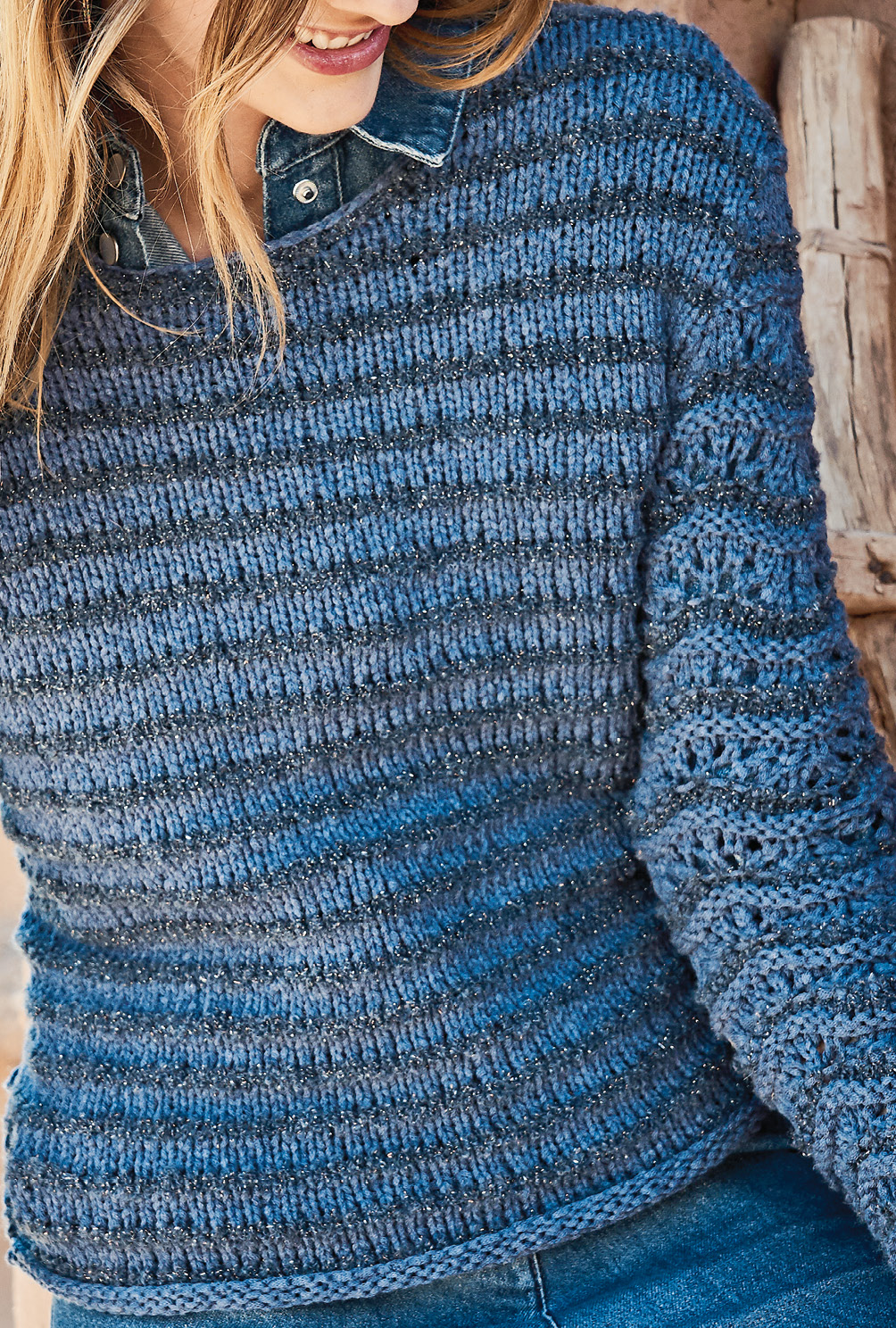 Modellansicht Bild 4: Pulli in Jeansblau mit Wellenmuster-Ärmeln