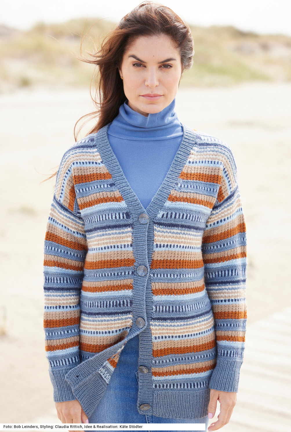 Modellansicht Bild 2: Cardigan im Mustermix