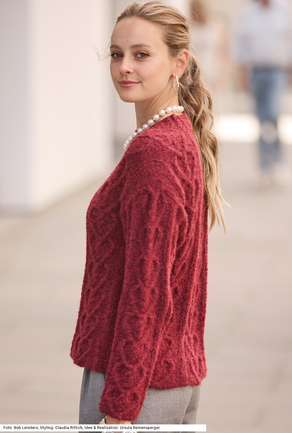 Modellansicht Bild 3: Pulli mit Zopfmuster