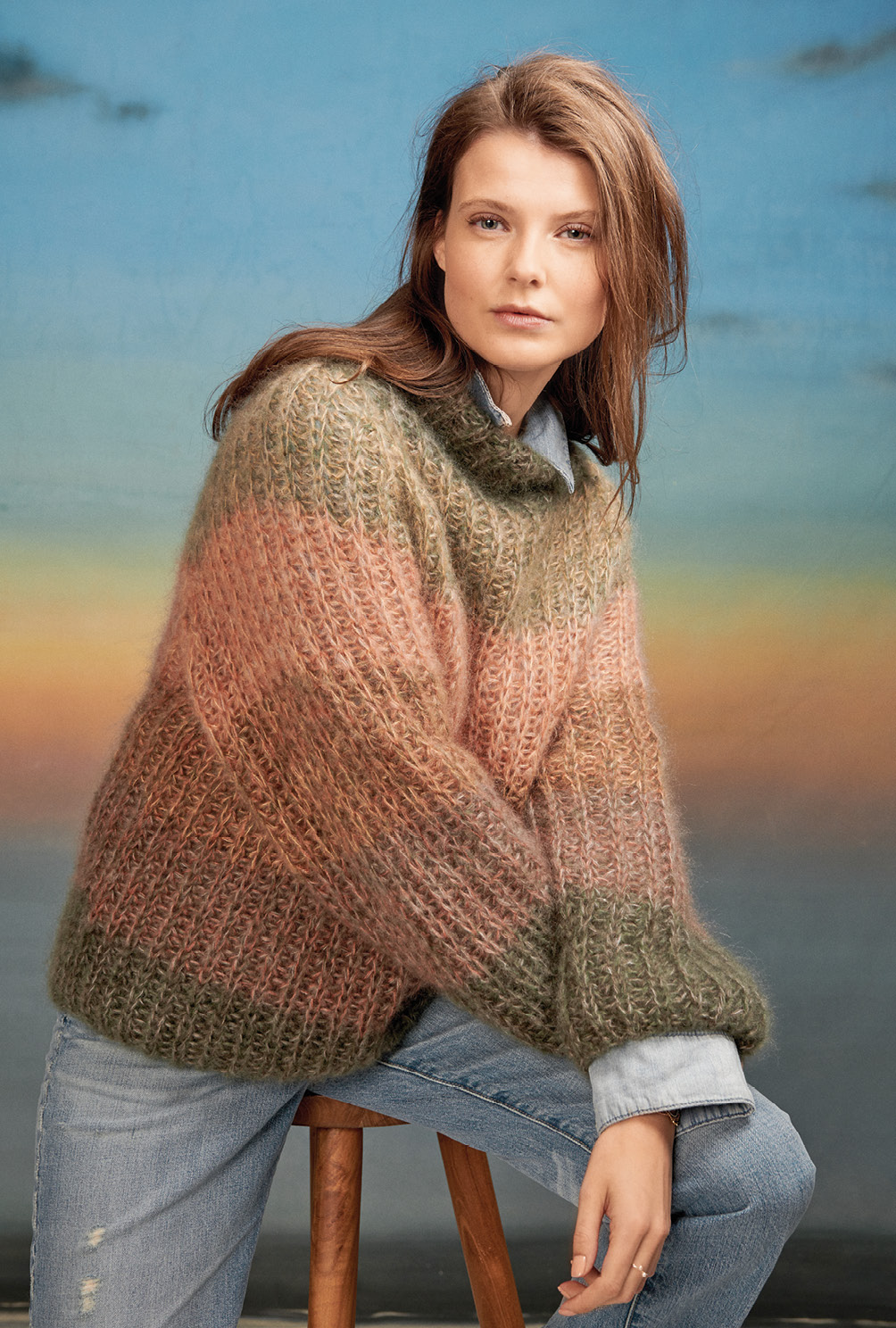 Modellansicht Bild 2: Blockstreifenpulli im Halbpatent in verschiedenen Farben