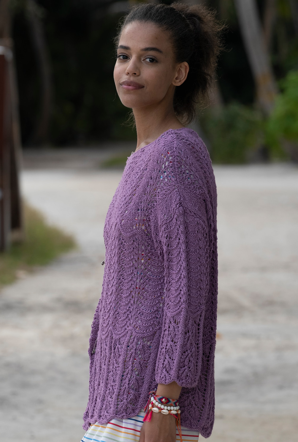 Modellansicht Bild 4: Mustermixpulli in Lavendel