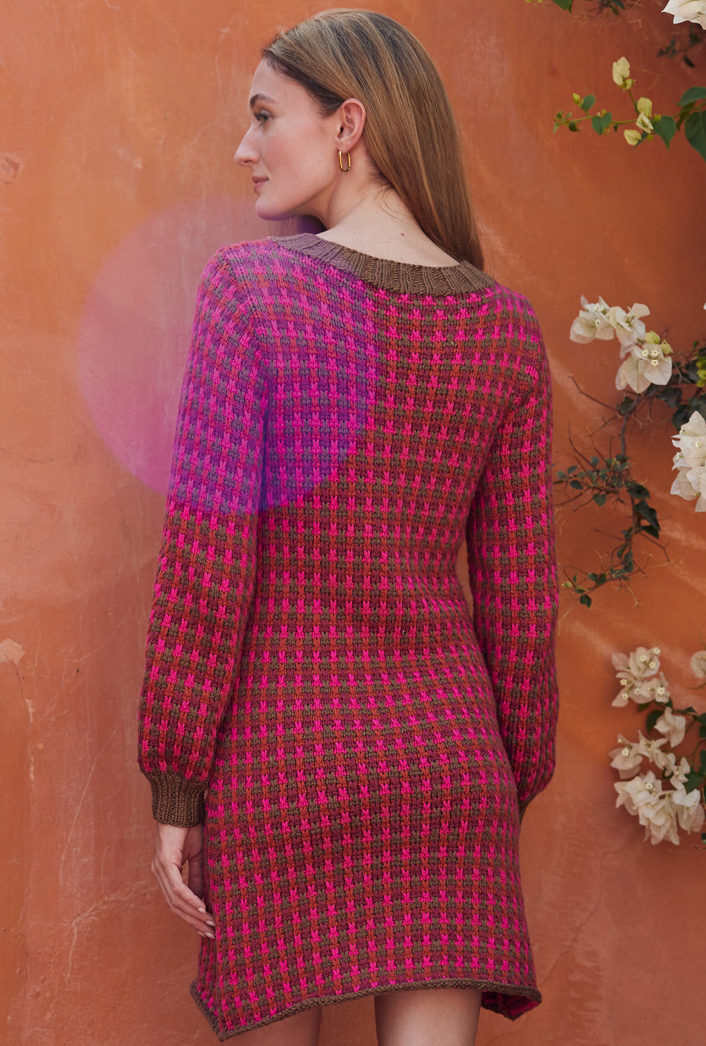 Modellansicht Bild 6: Kleid im Hebemaschenmuster