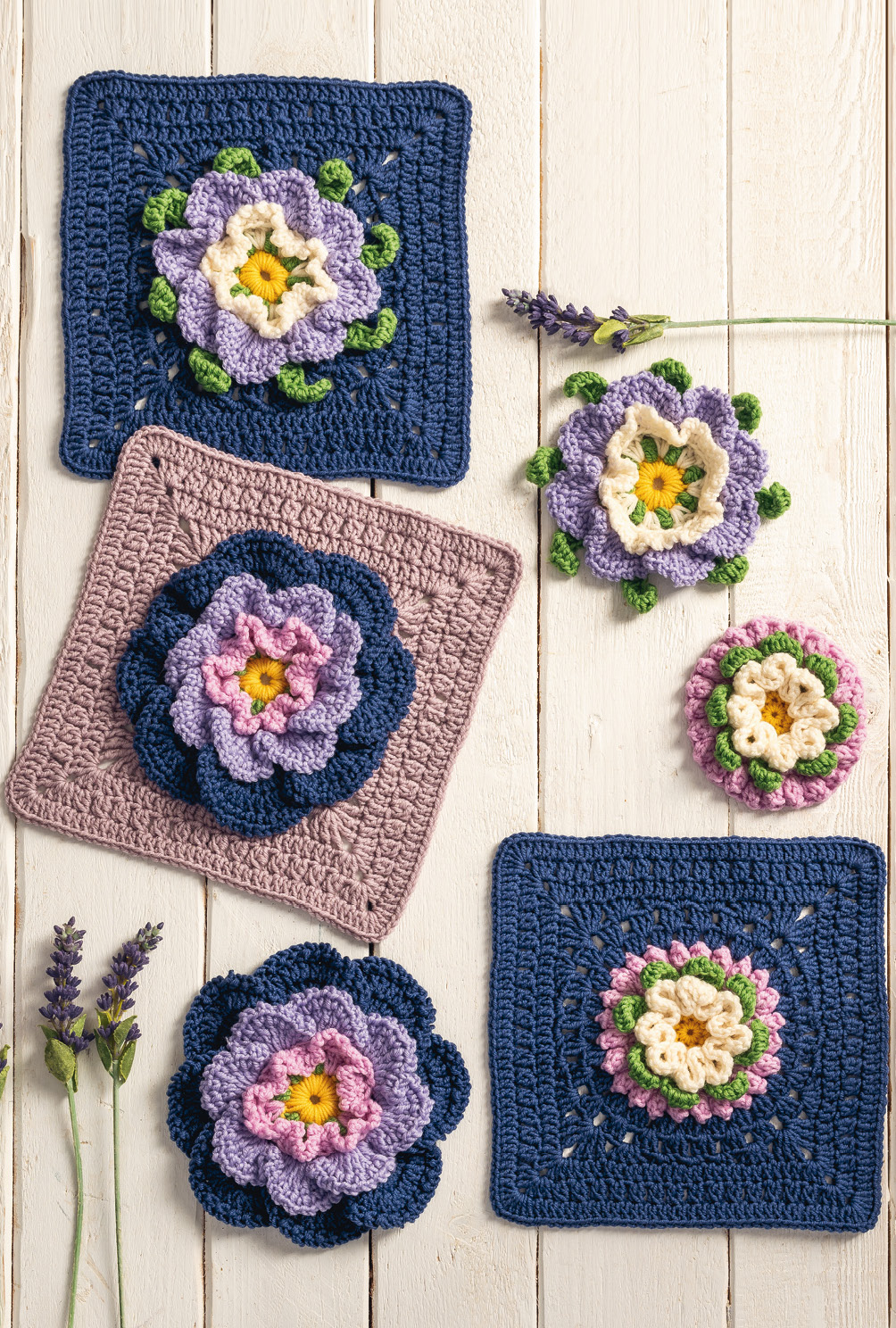 XXL-Granny-Square-Decke mit Blüten-Grannys (mit Lehrgang)