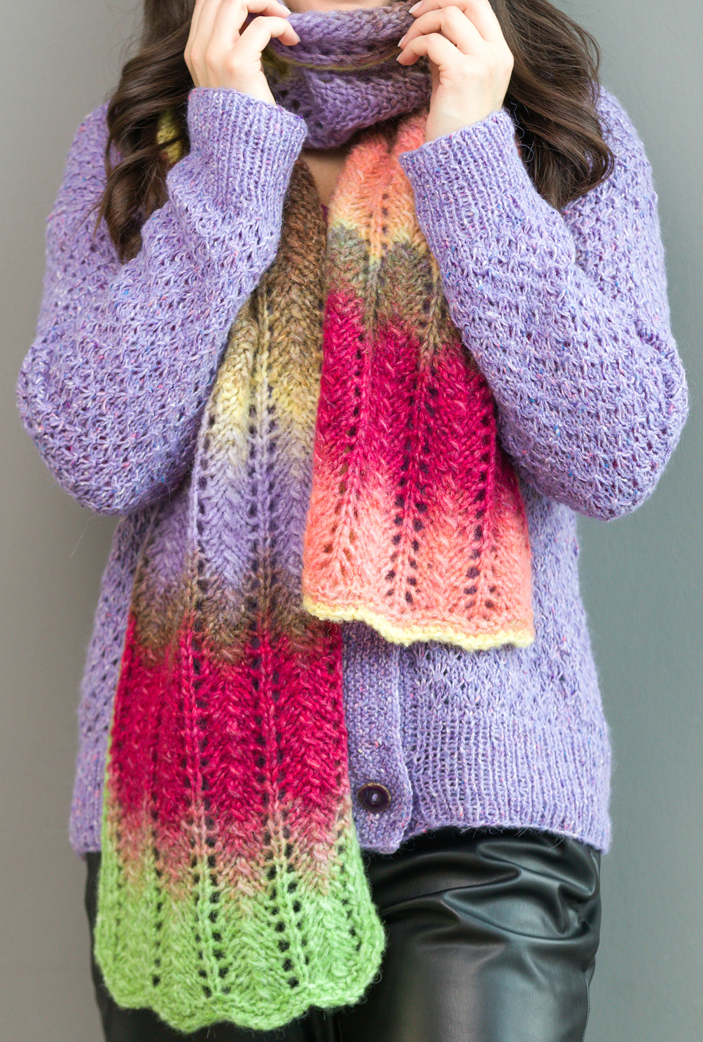 Modellansicht Bild 4: Gemma - Schal mit Farbverlauf
