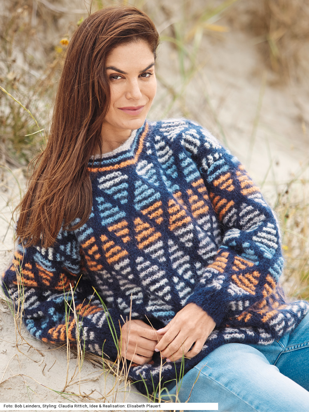 Modellansicht Bild 1: Oversize-Pullover im Hebemaschenmuster