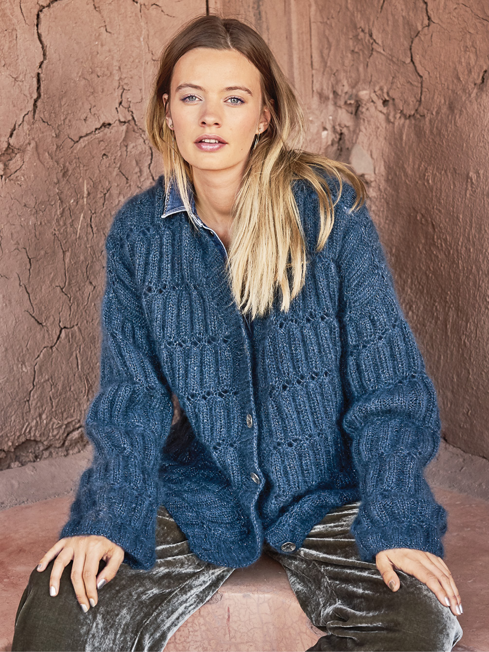 Petrolfarbene Oversize-Jacke im Reliefmuster
