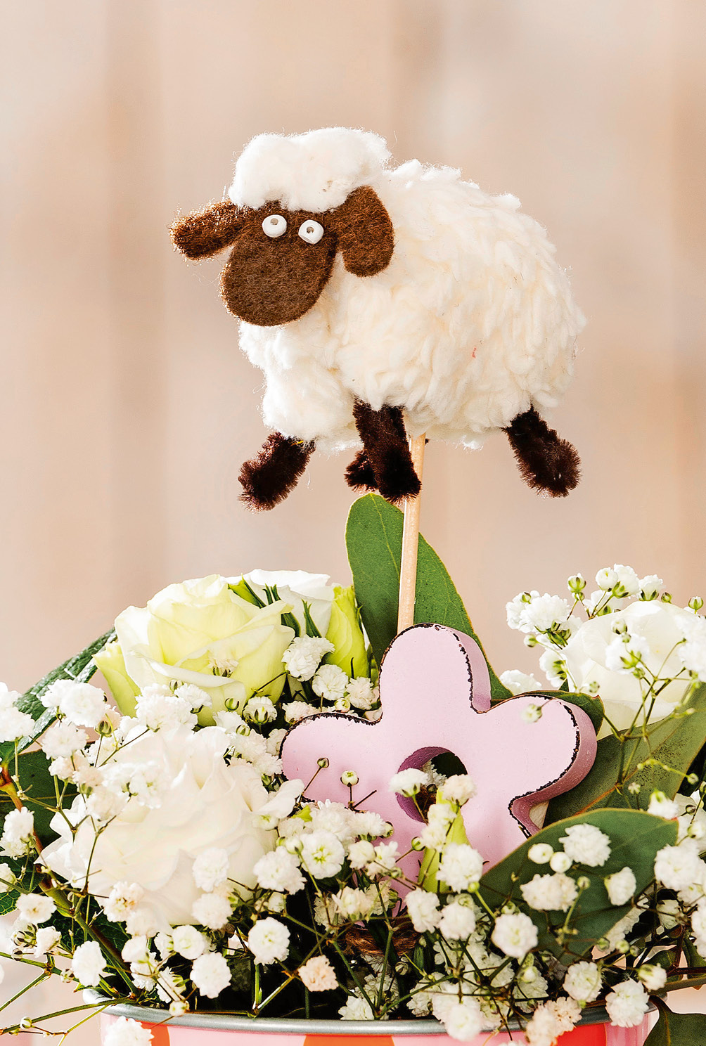 Modellansicht Bild 2: Schafstecker aus Teddyplüsch