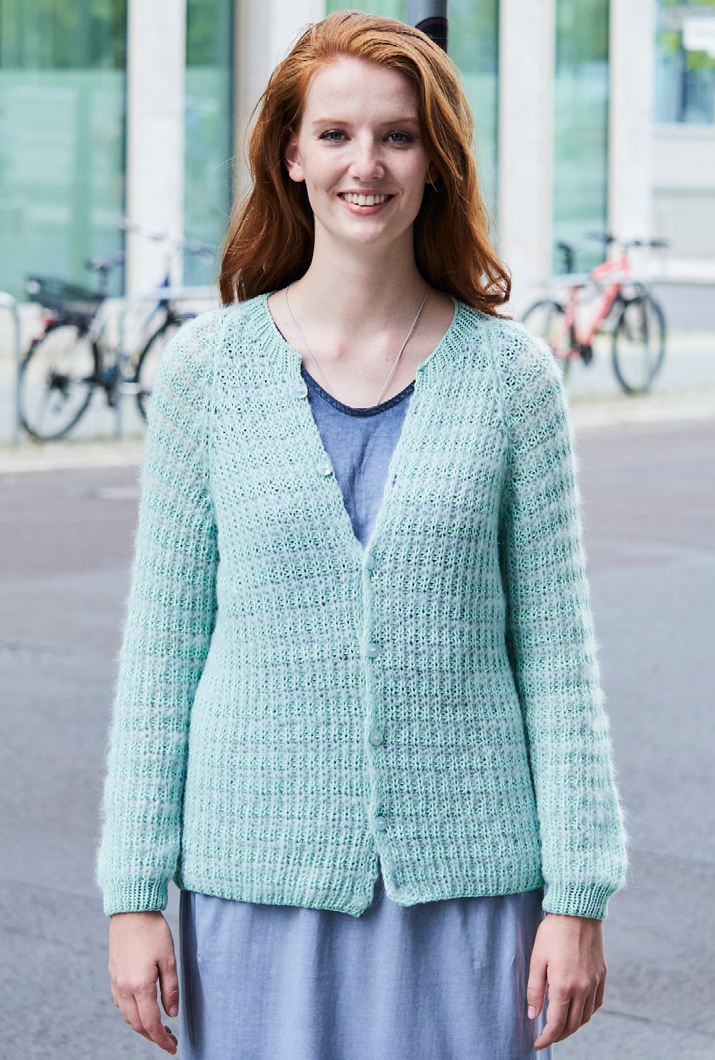 Modellansicht Bild 4: Klassischer Cardigan in Patent