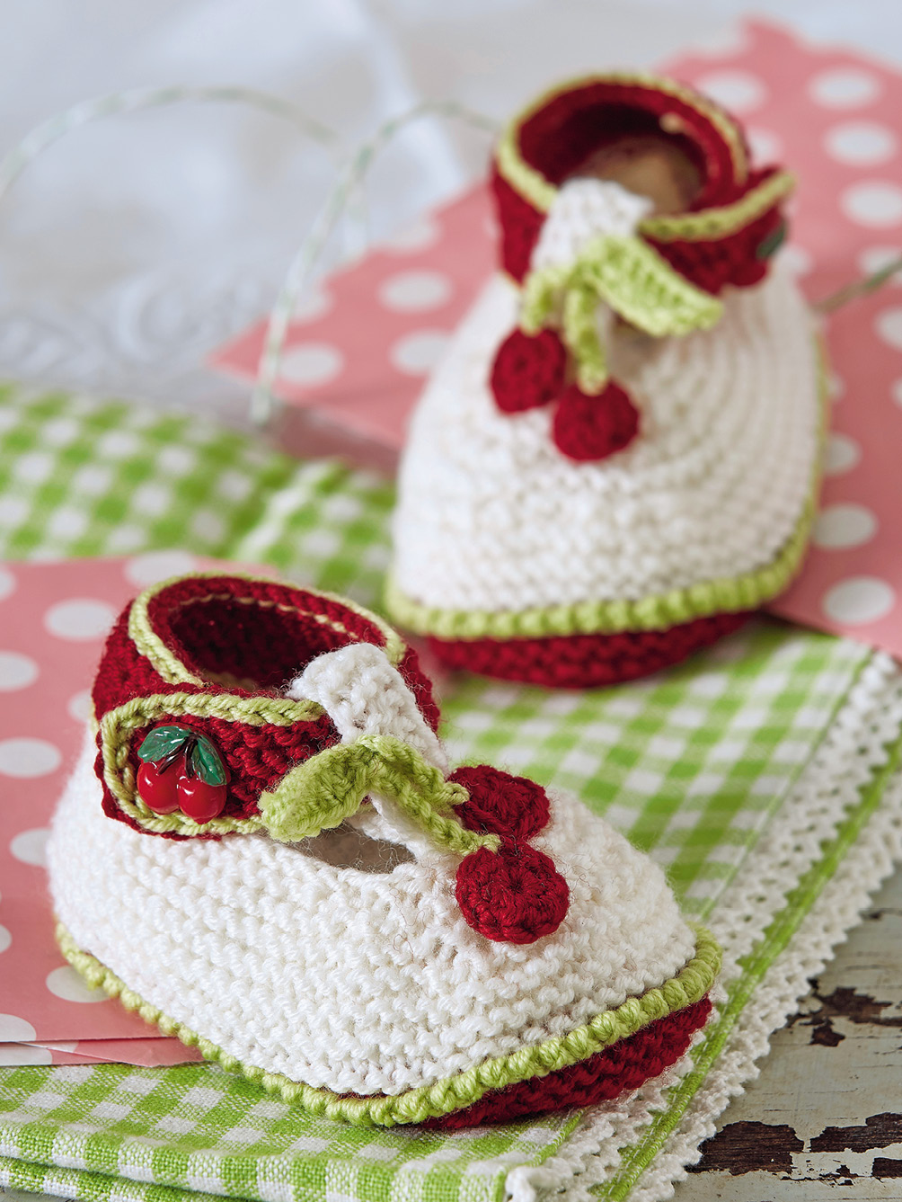 Babyschühchen im Kirschenstyle Modellansicht Bild 1: Babyschühchen im Kirschenstyle