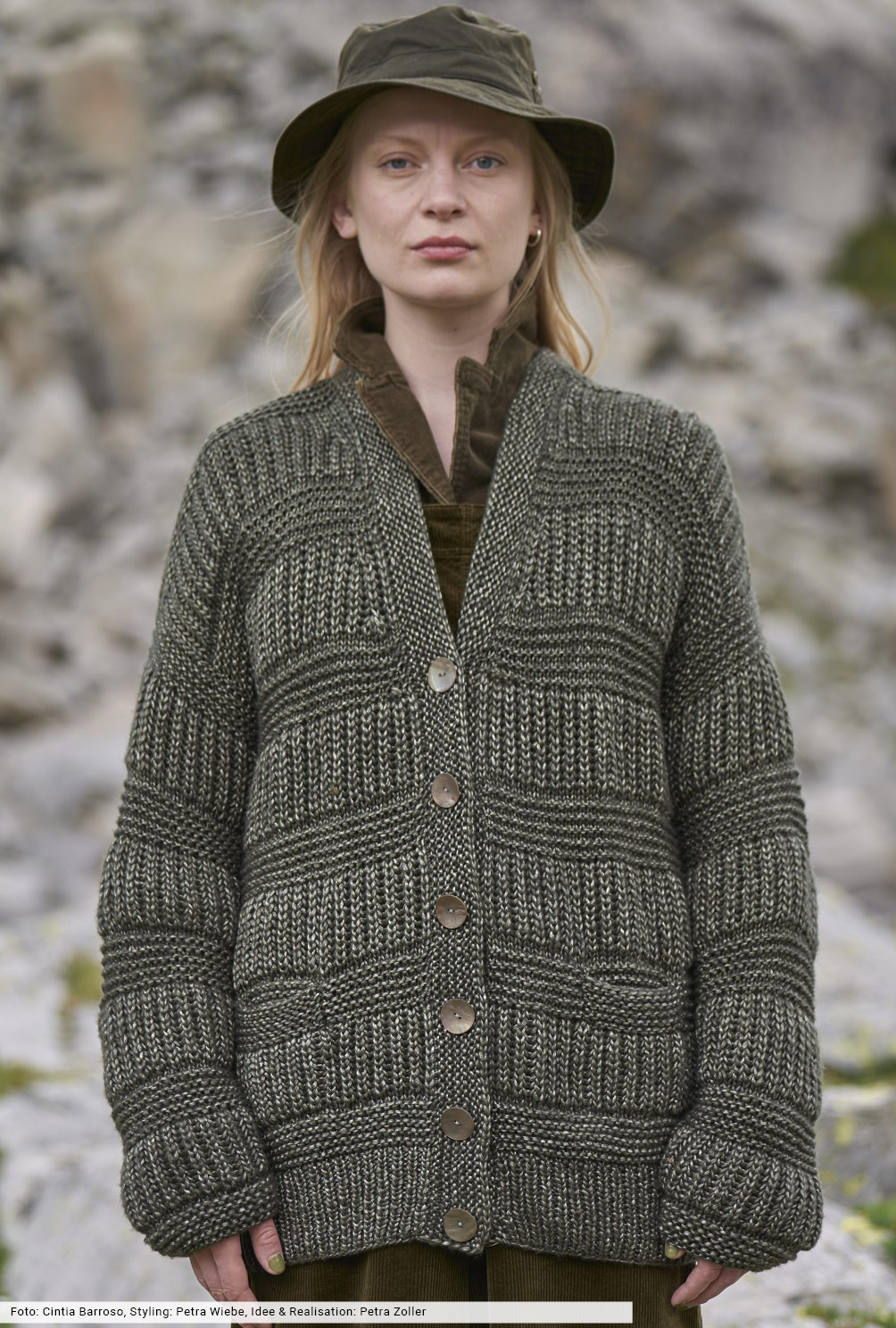 Modellansicht Bild 2: Patentmuster-Jacke mit Kraus-rechts-Streifen