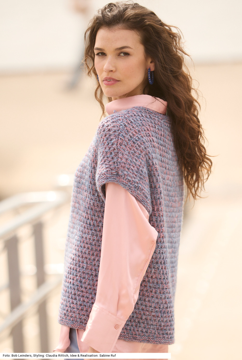 Modellansicht Bild 3: Pullunder mit Hebemaschenmuster