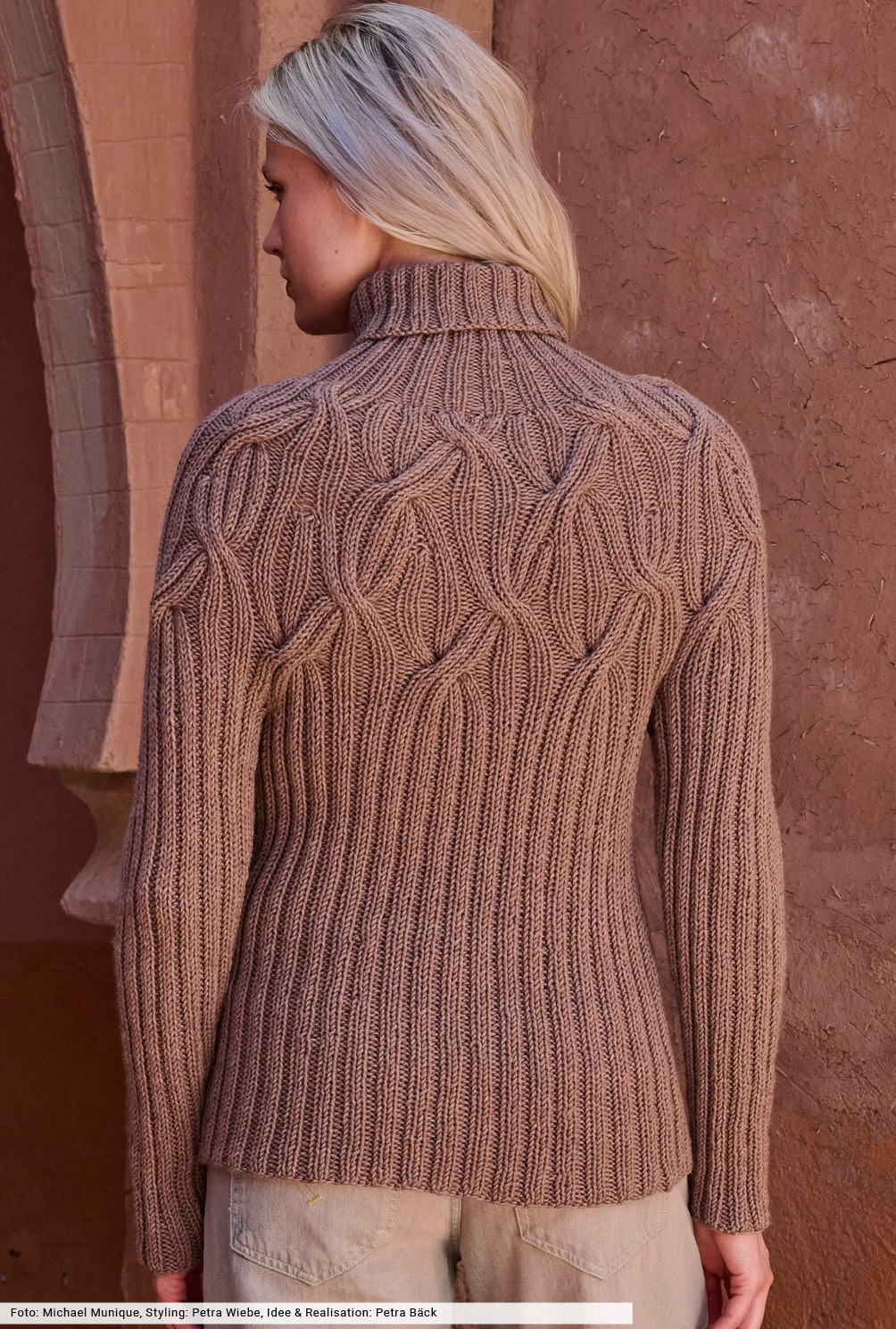 Modellansicht Bild 5: Pulli mit Zopfpasse