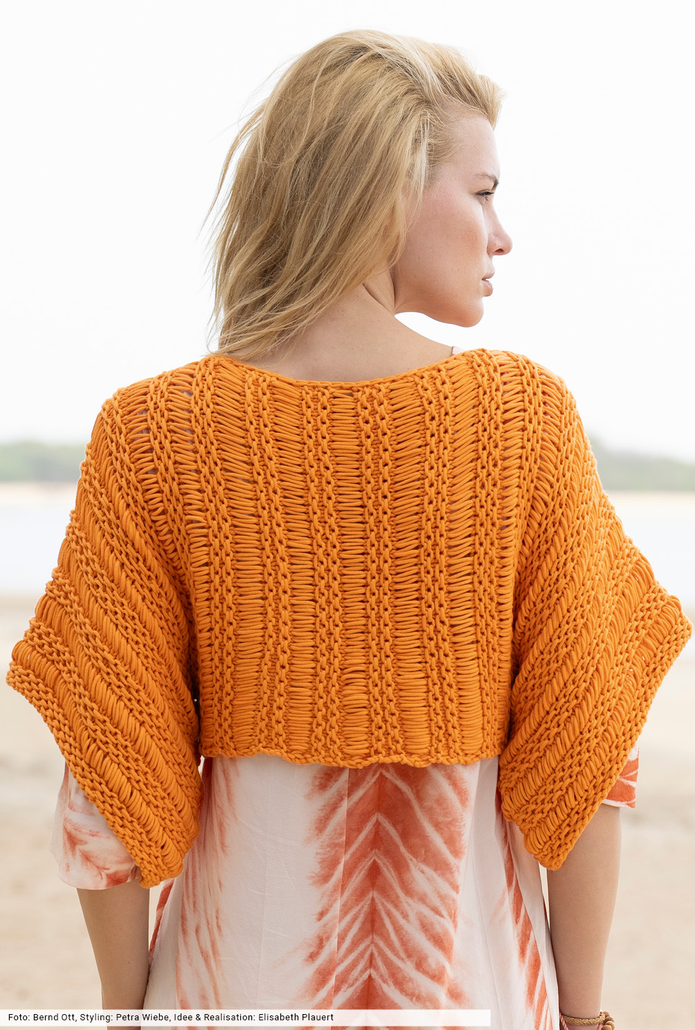 Modellansicht Bild 4: Quergestrickter Pulli