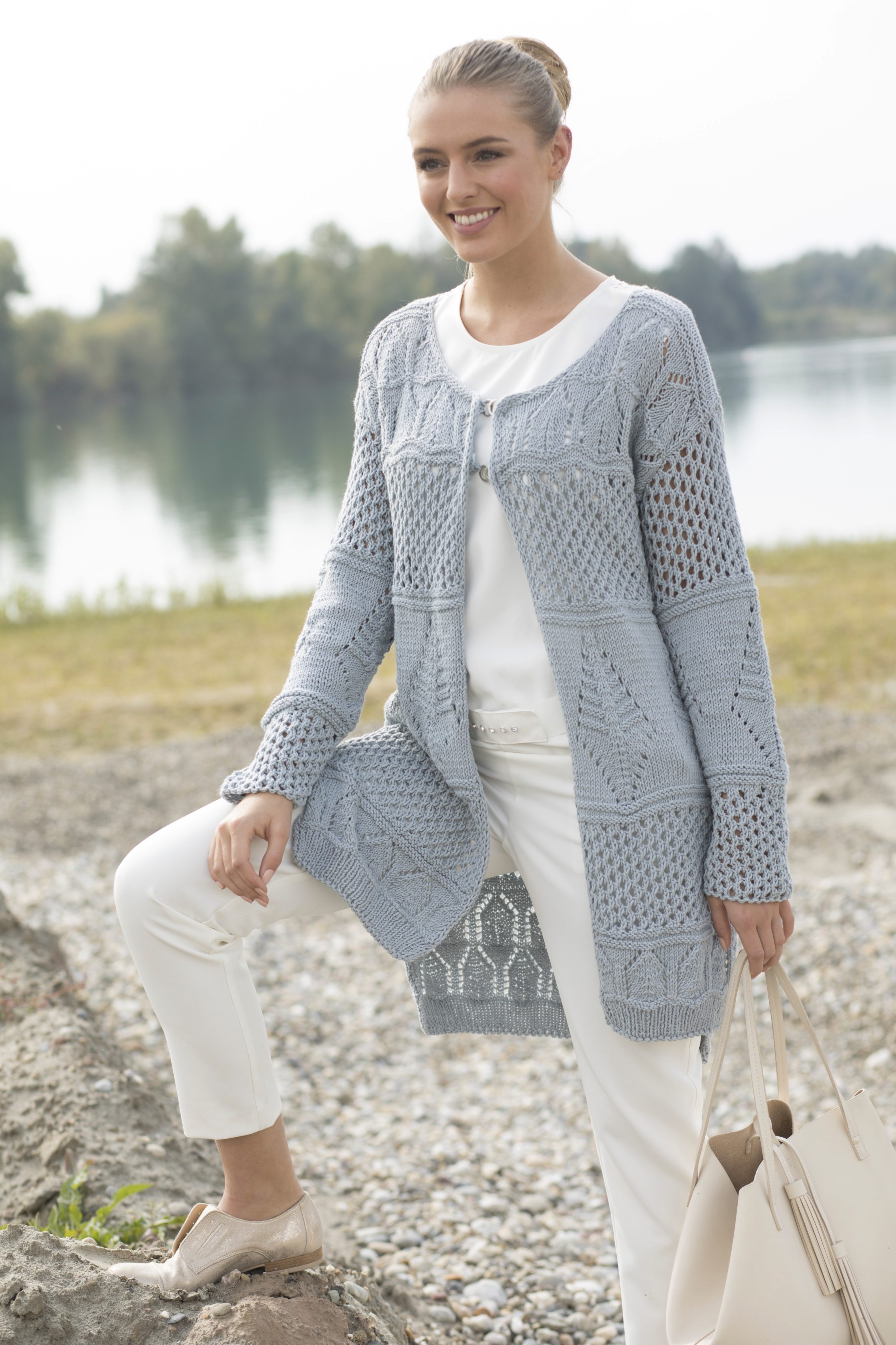 Modellansicht Bild 2: Longjacke im Mustermix