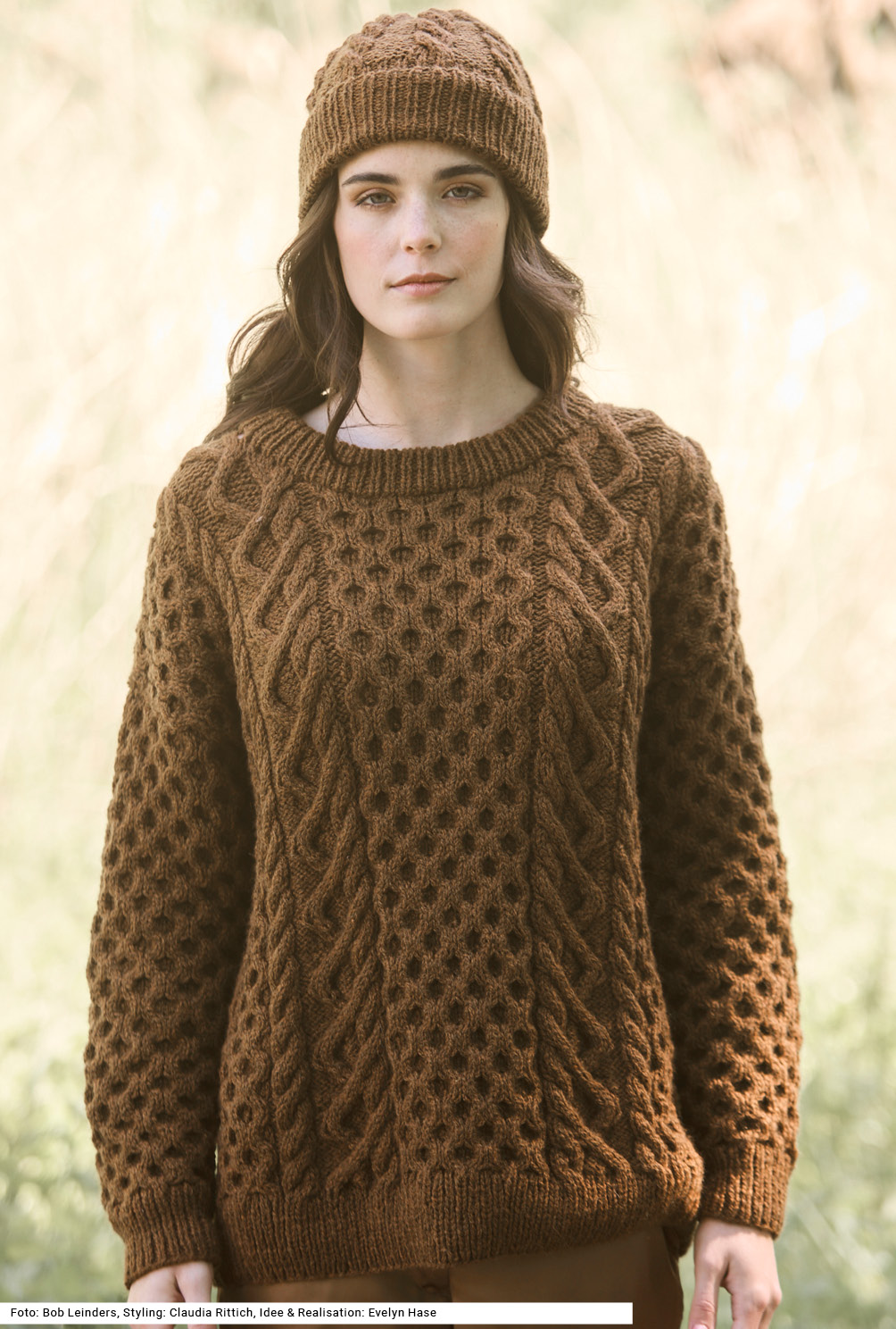 Modellansicht Bild 2: Pulli und Mütze mit Aranmustern