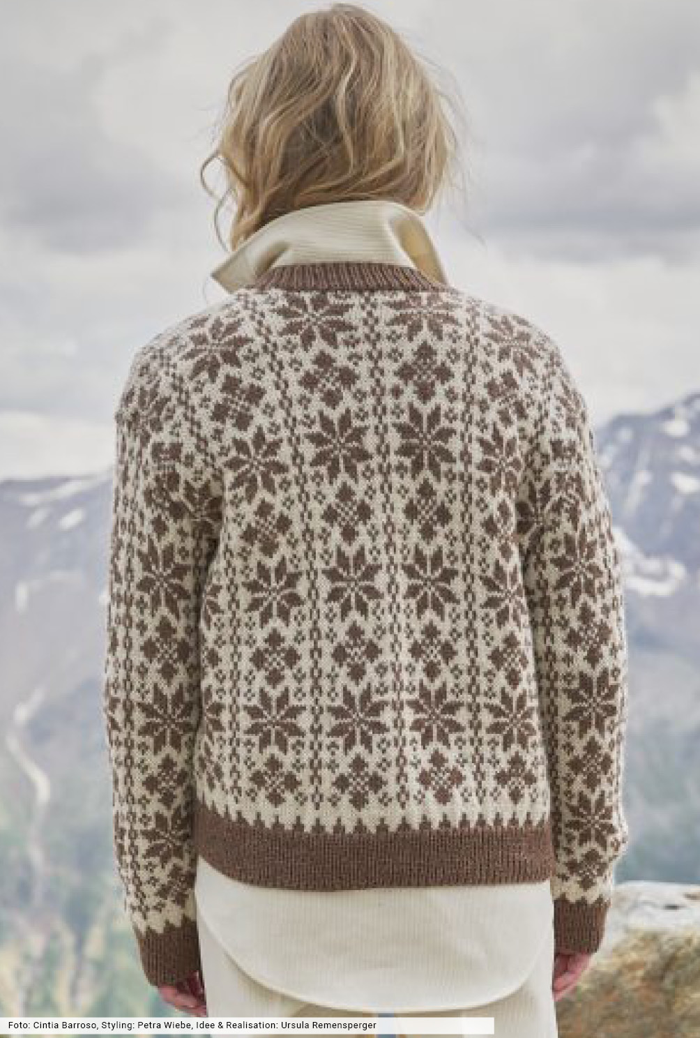 Modellansicht Bild 5: Cardigan mit Eiskristallen