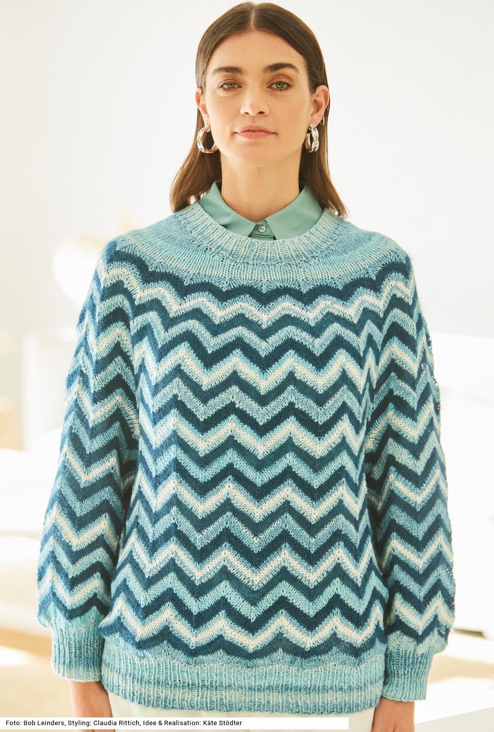 Modellansicht Bild 2: Pulli im Zickzackmuster