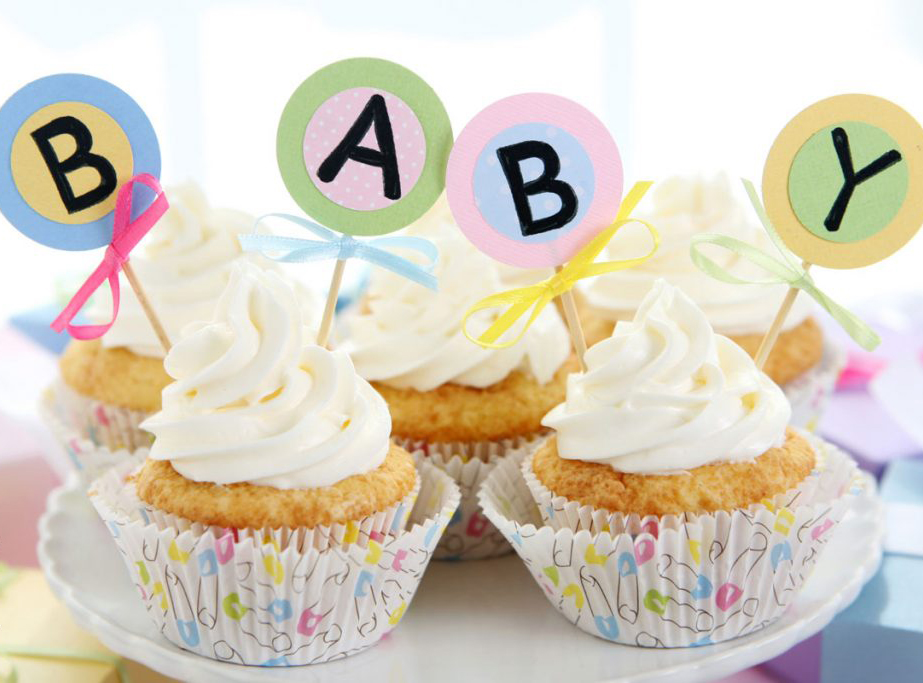 Bunte, pastellfarbene Cupcake-Toppers, kunstvolle Muster, DIY-Dekor für Feierlichkeiten.