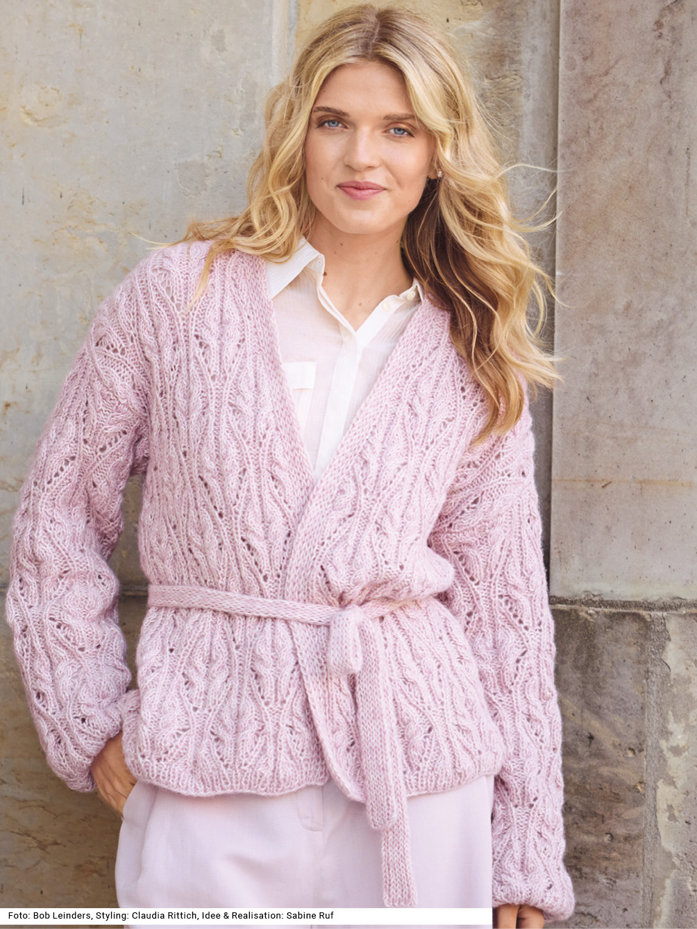 Modellansicht Bild 1: Jacke mit Gürtel