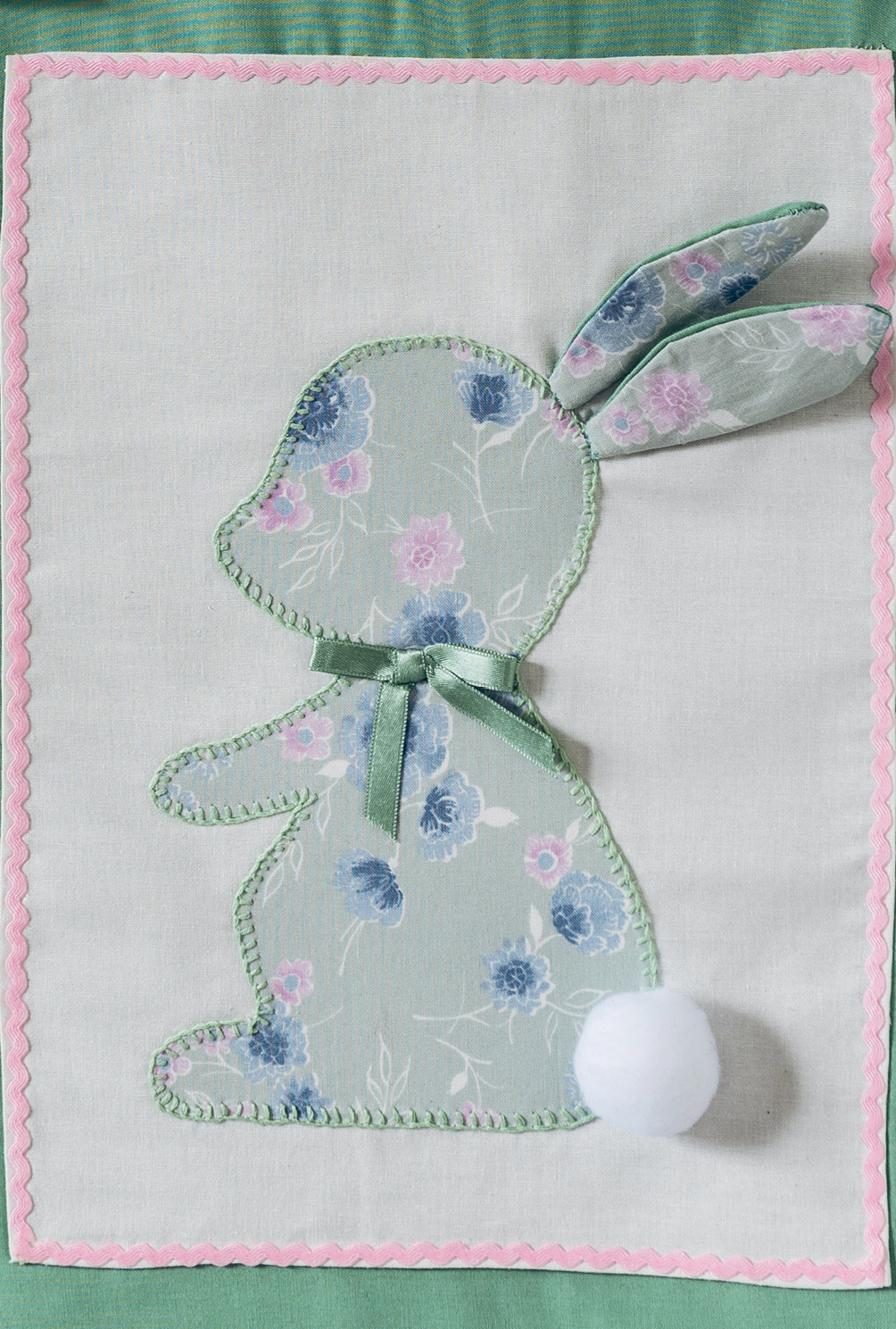 Modellansicht Bild 3: Wandbehang mit Hasenmotiv