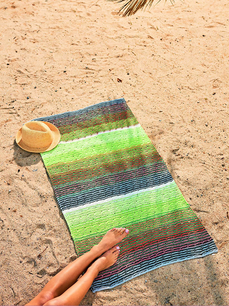 Modellansicht Bild 1: Strandtuch oder Picknickdecke in Sommerfarben