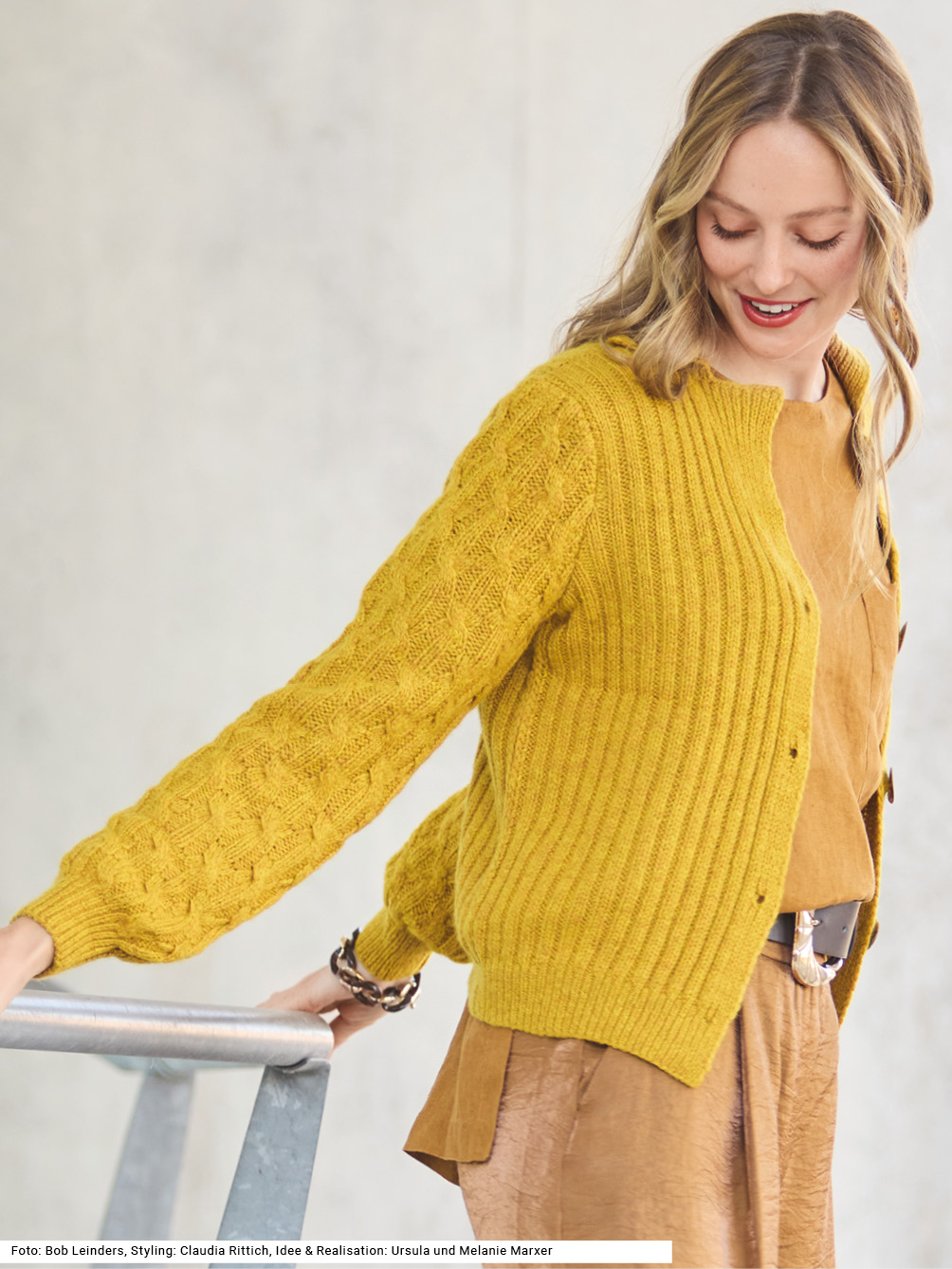 Modellansicht Bild 1: Jacke mit Reverskragen