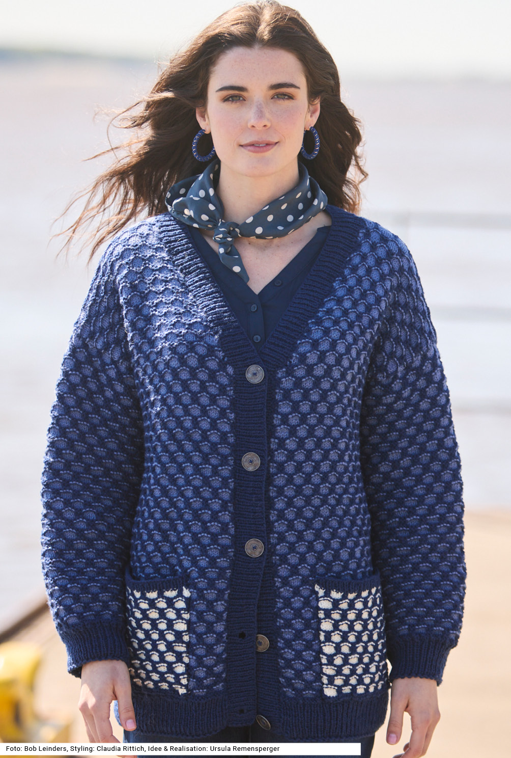 Modellansicht Bild 2: Jacke mit Hebemaschenmuster