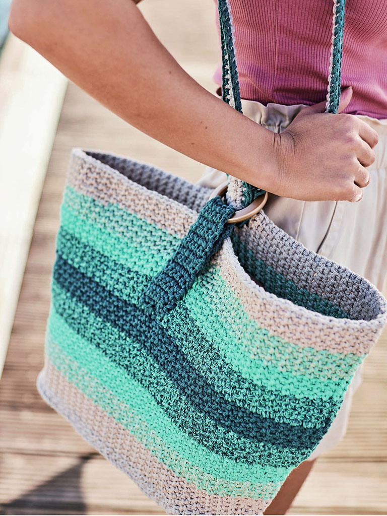 Strandtasche in frischen Farben