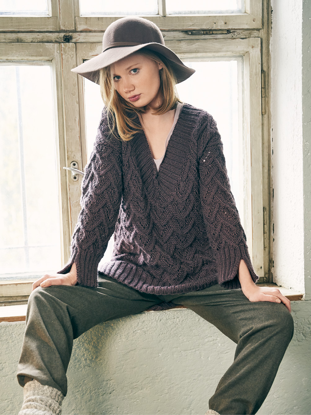 Modellansicht Bild 1: V-Ausschnittpulli mit schönen Details