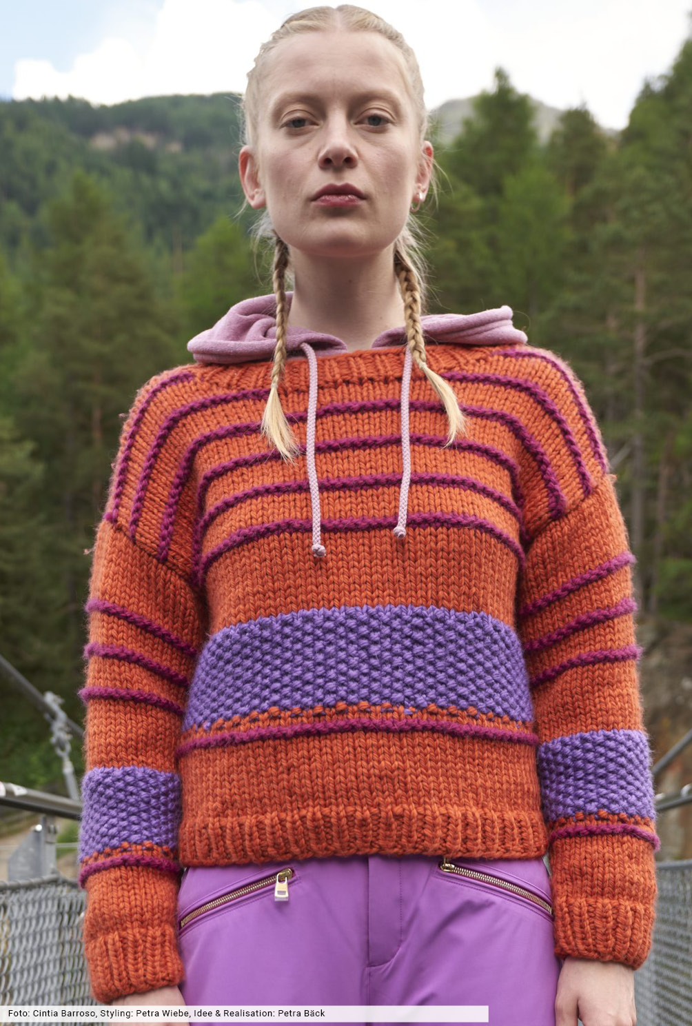 Modellansicht Bild 2: Pulli im Streifendesign