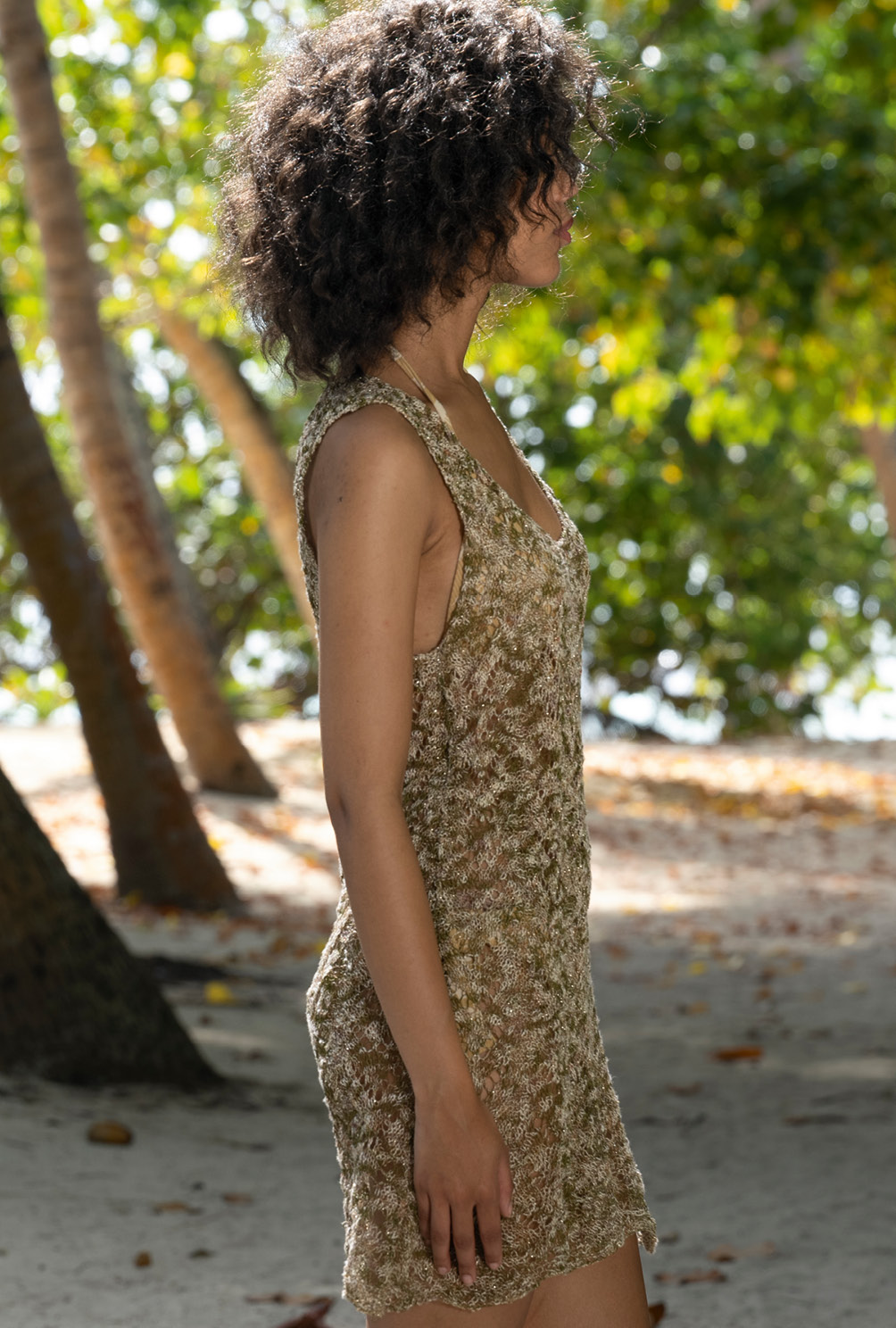 Modellansicht Bild 5: Elegantes, halb transparentes Kleid mit Silberschimmer