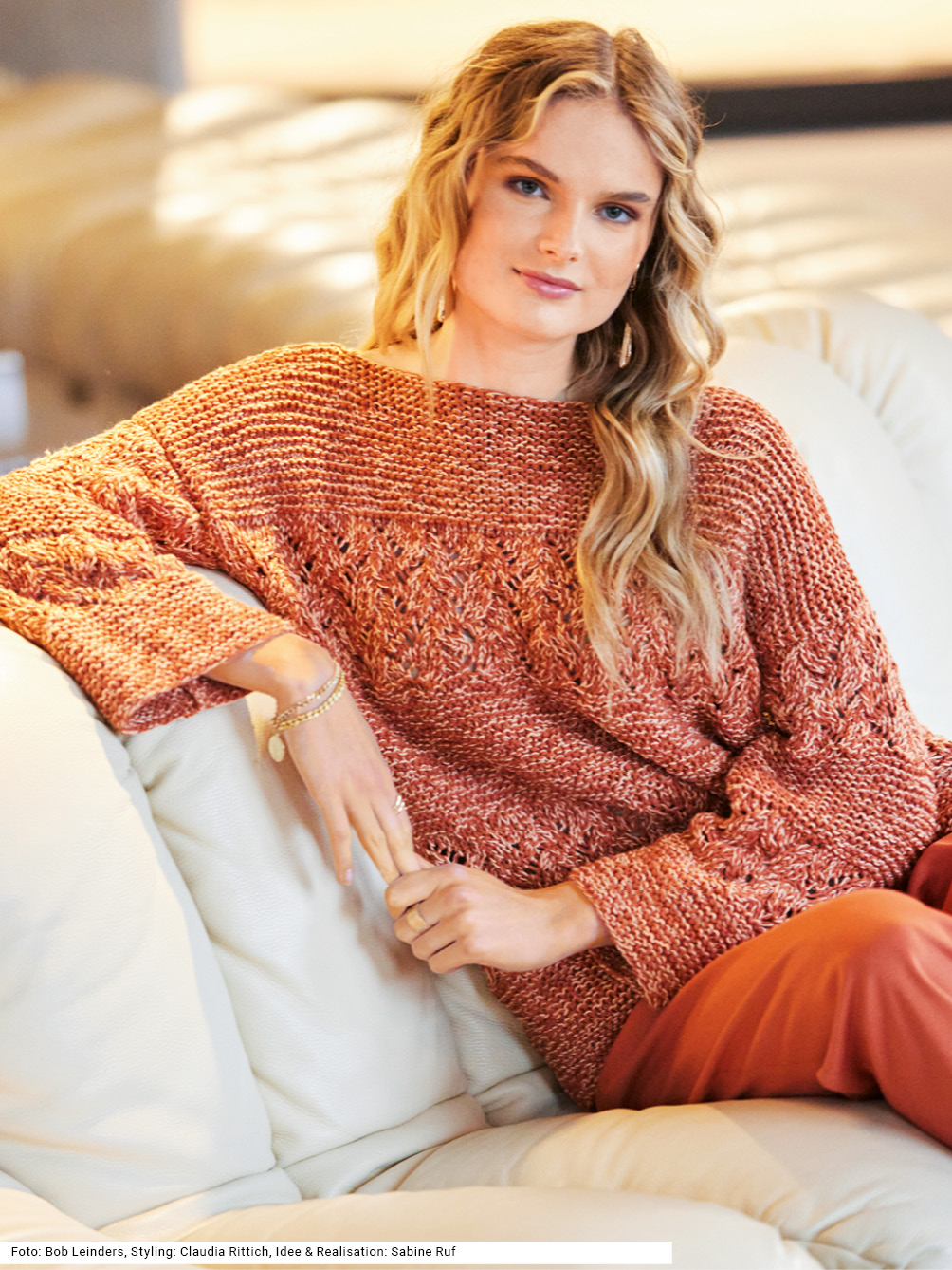 Modellansicht Bild 1: Pullover mit Ajourmuster
