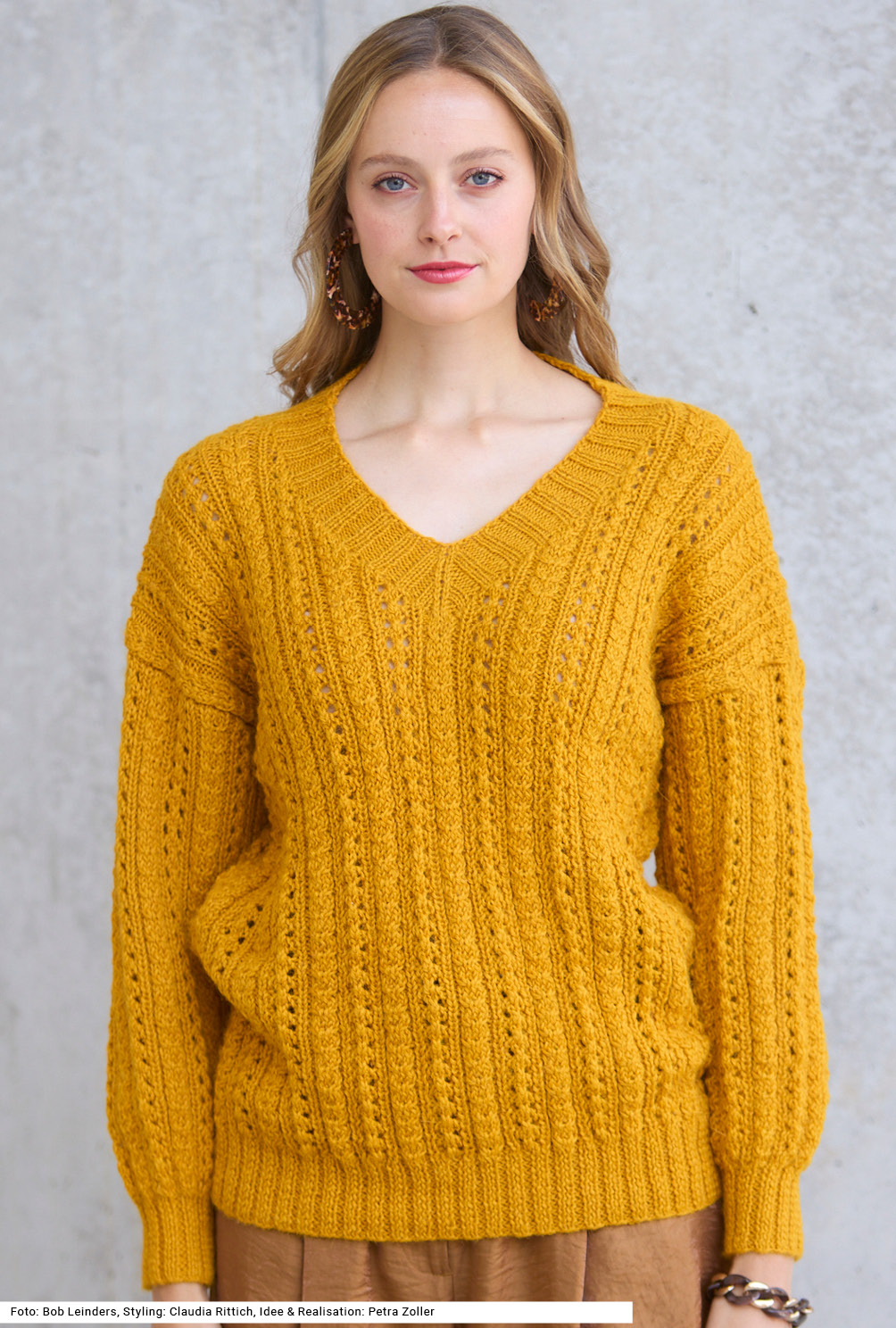 Modellansicht Bild 2: Pulli mit V-Ausschnitt