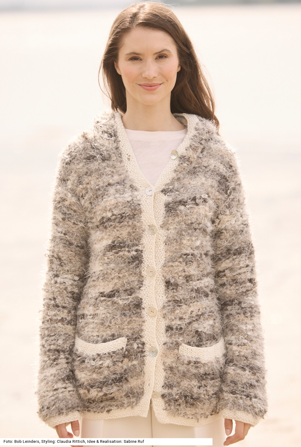 Modellansicht Bild 2: Jacke mit Kapuze