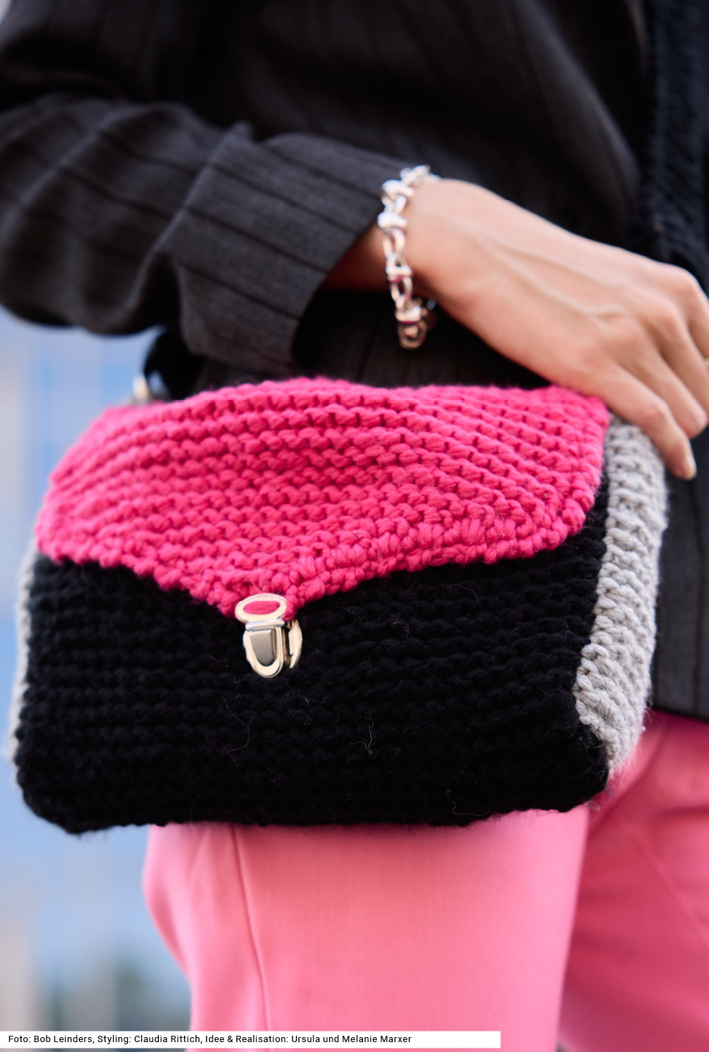 Modellansicht Bild 2: Dreifarbige Tasche