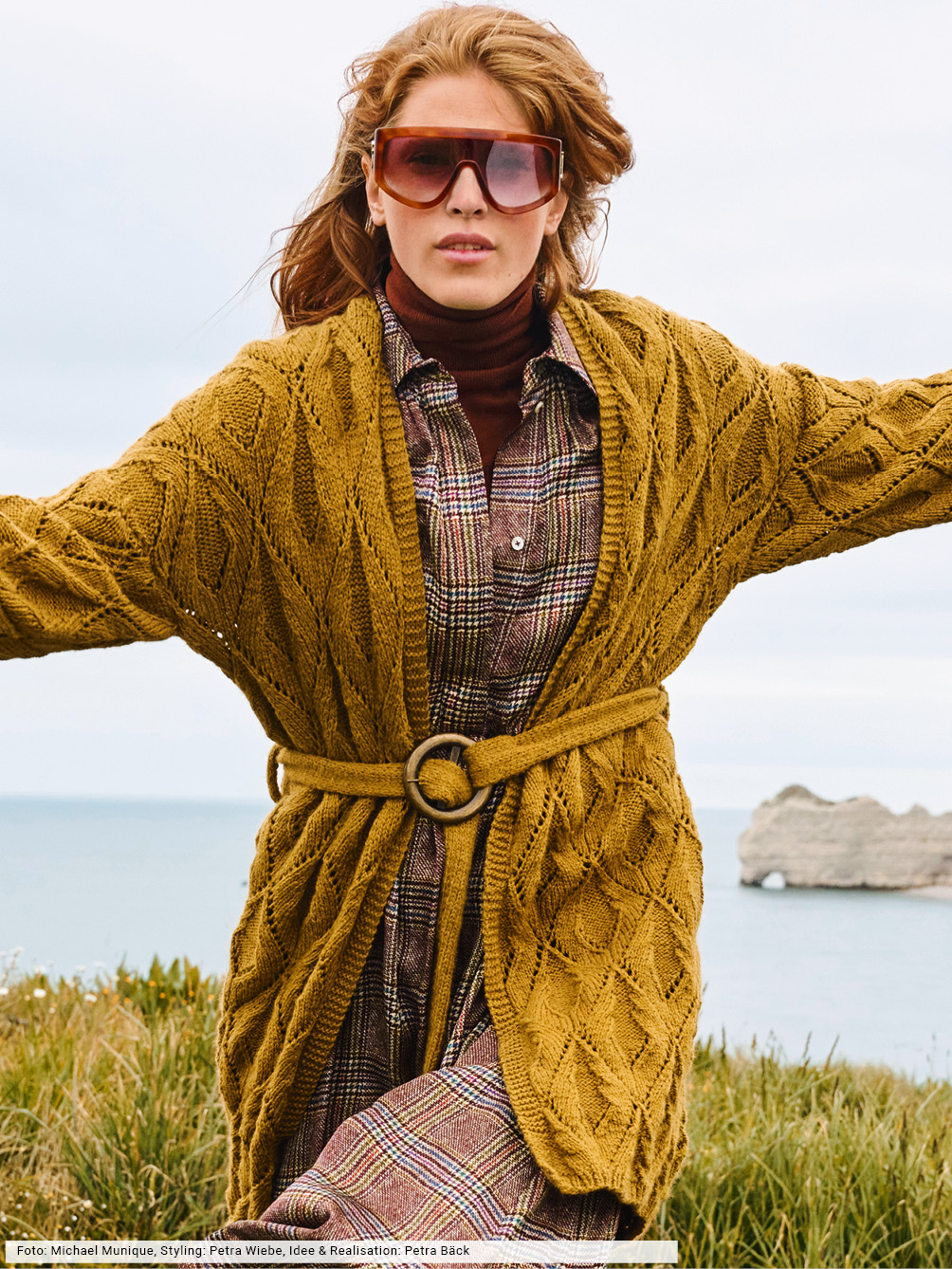 Modellansicht Bild 1: Jacke mit Gürtel