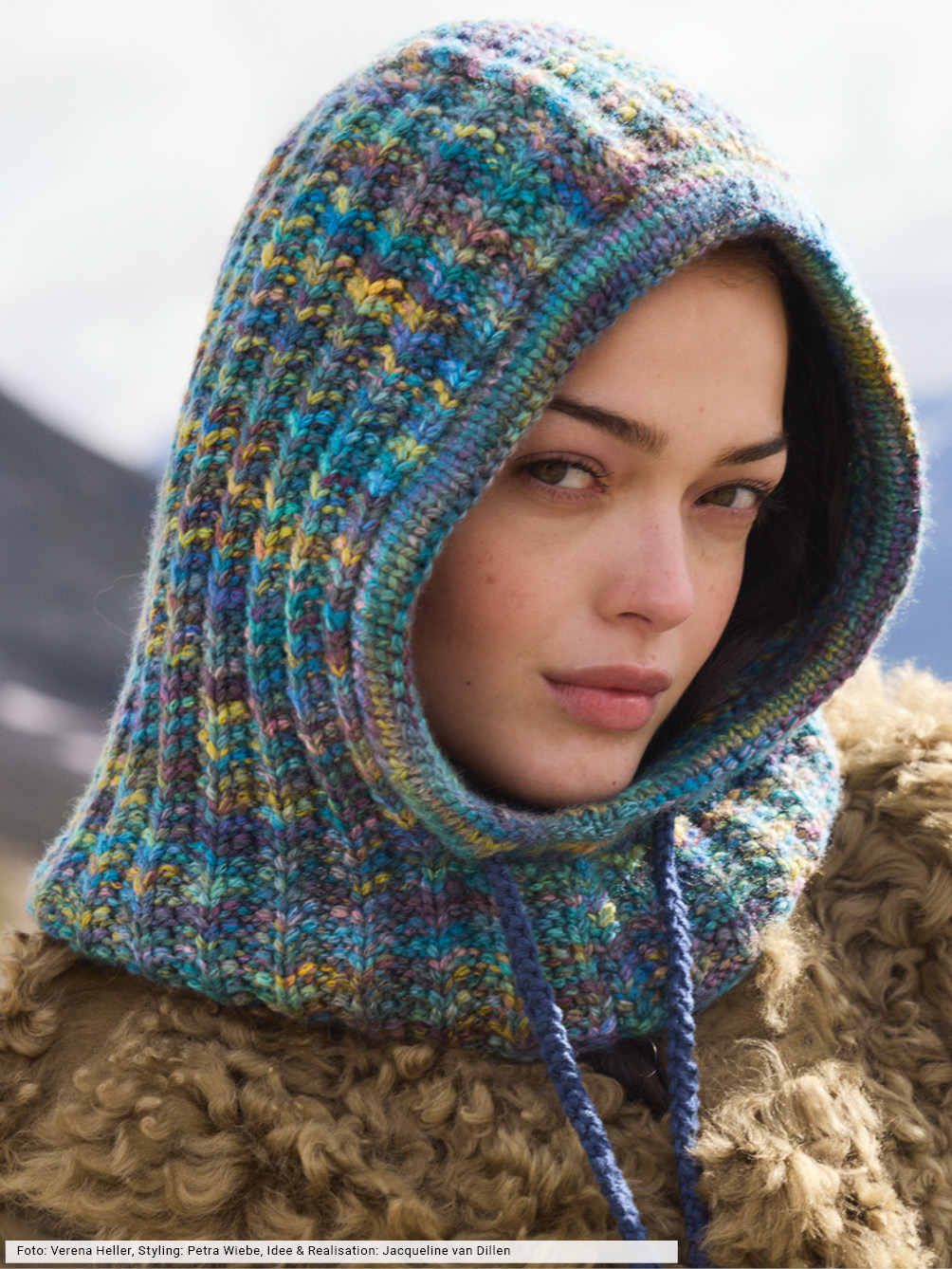 Strickset - Melierte Balaclava aus Verena Modellansicht Bild 1: Melierte Balaclava im "falschen" Patent