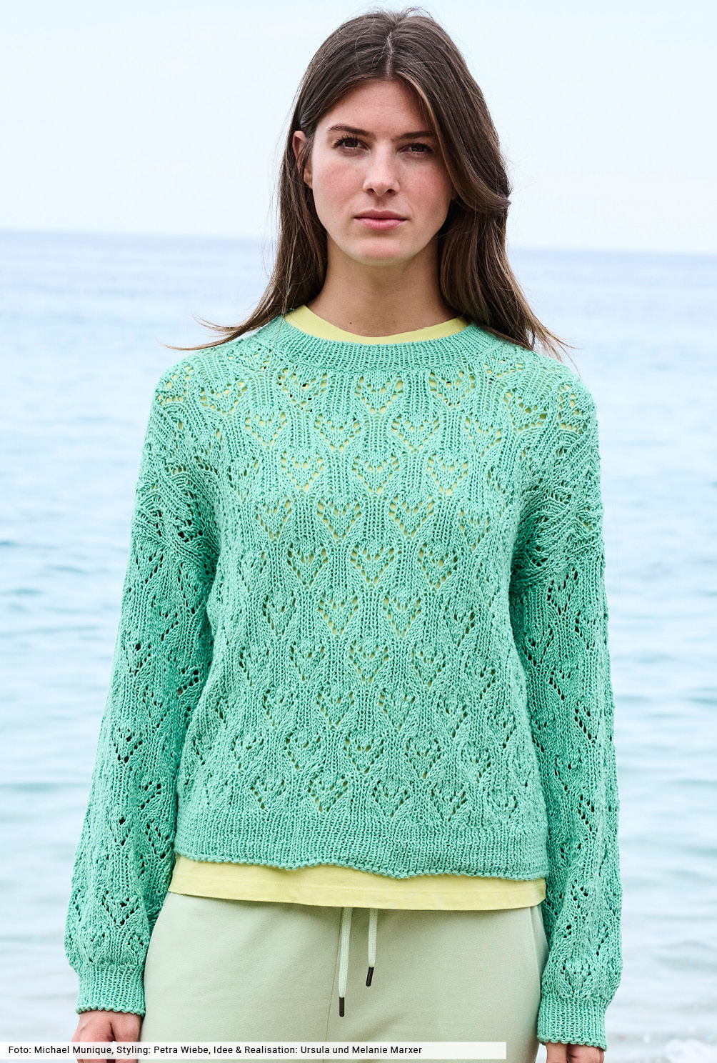 Modellansicht Bild 2: Pulli in Türkis