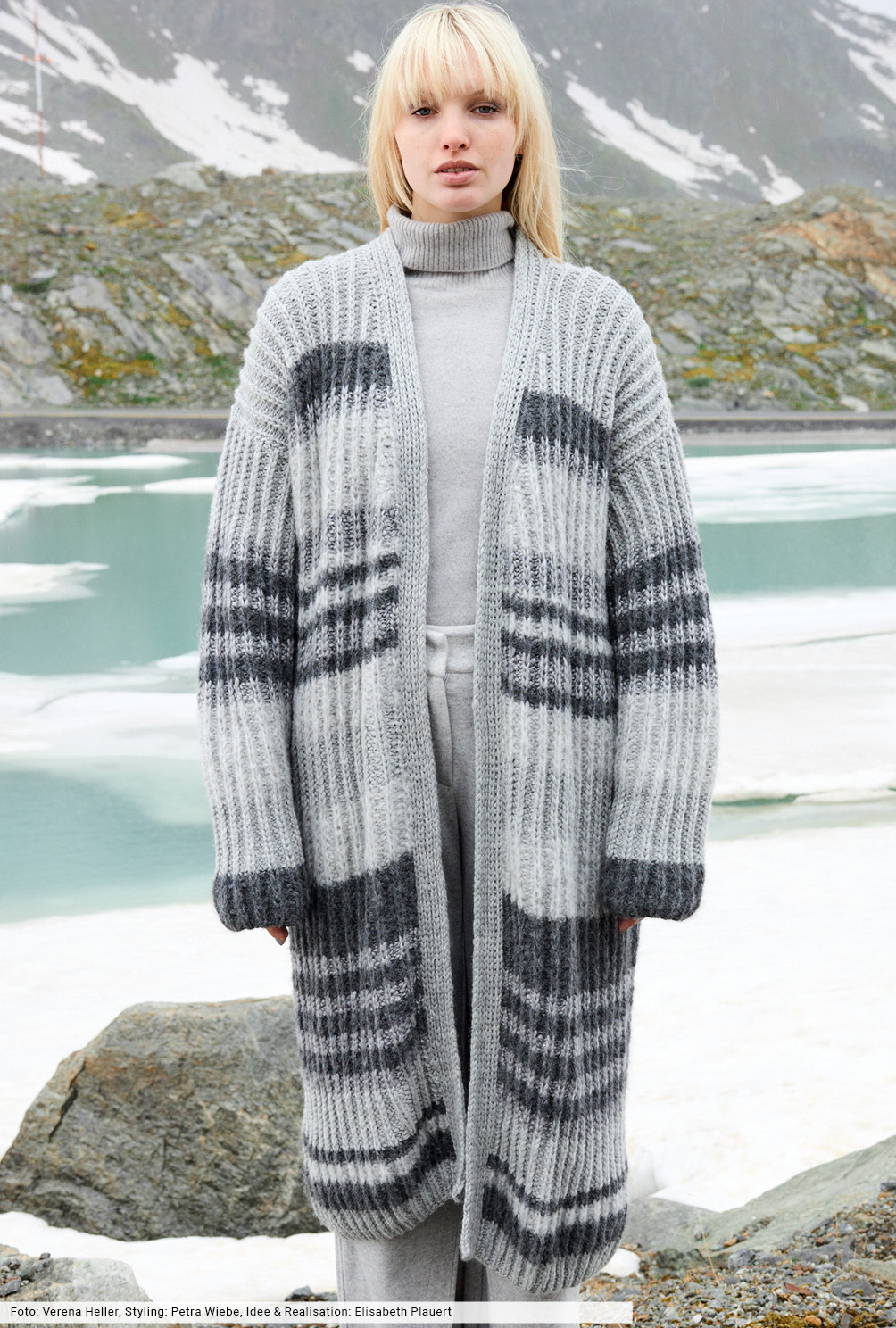 Modellansicht Bild 3: Gestreifter Mantel in drei Garnqualitäten
