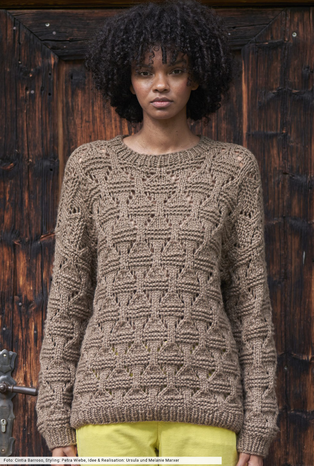 Modellansicht Bild 2: Pulli im Strukturmuster