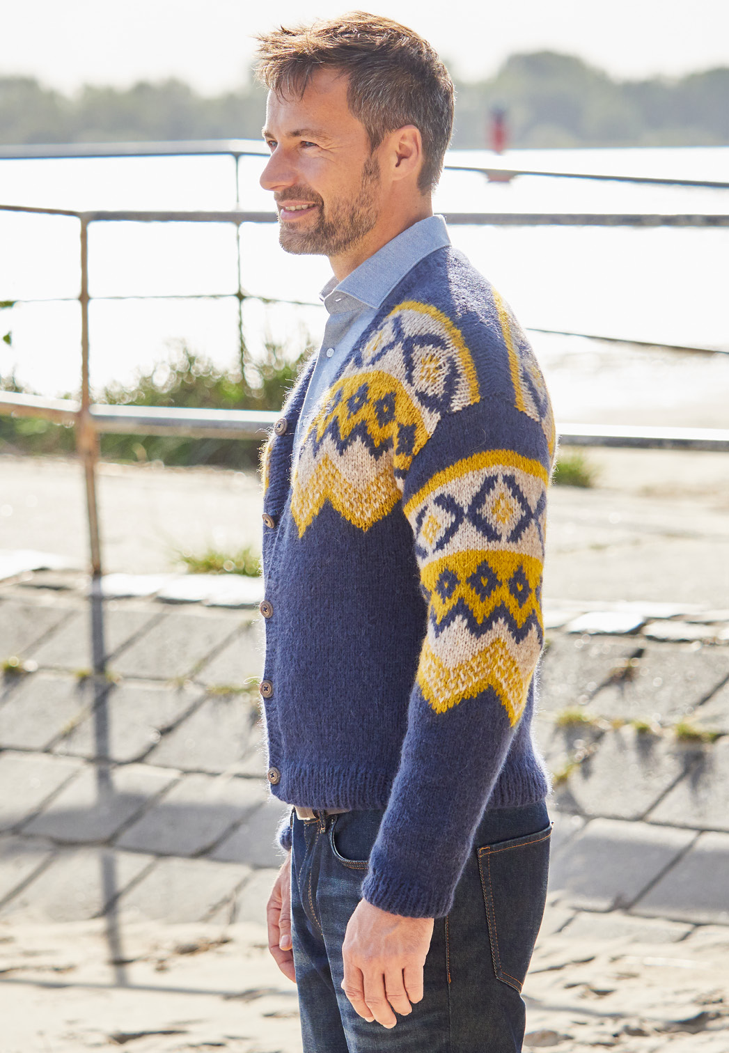 Modellansicht Bild 2: Flauschige Jacquard-Jacke