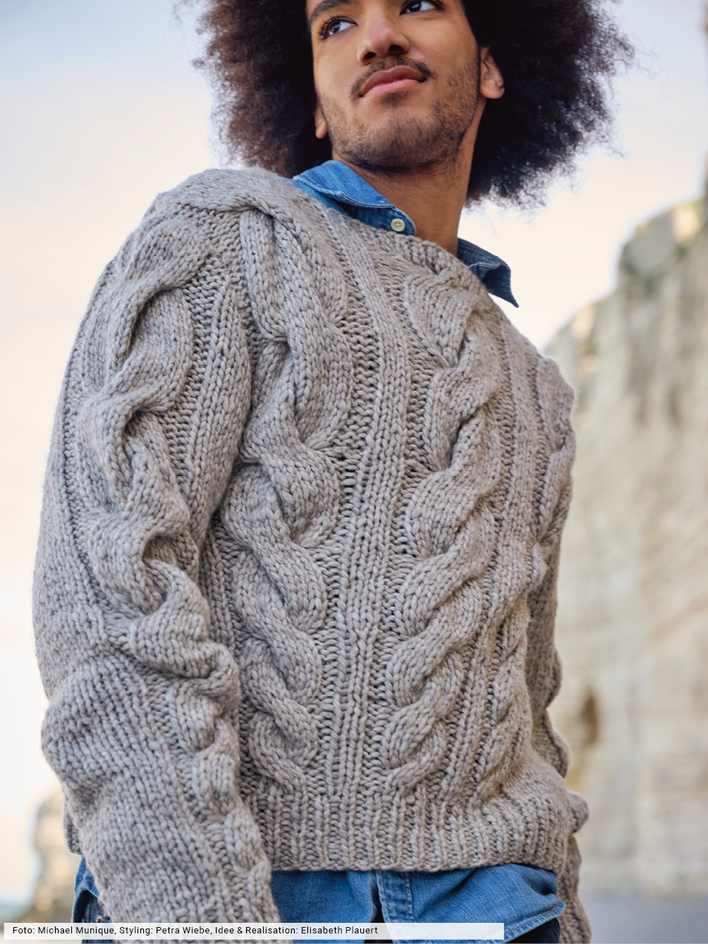 Modellansicht Bild 1: Pulli mit Zöpfen