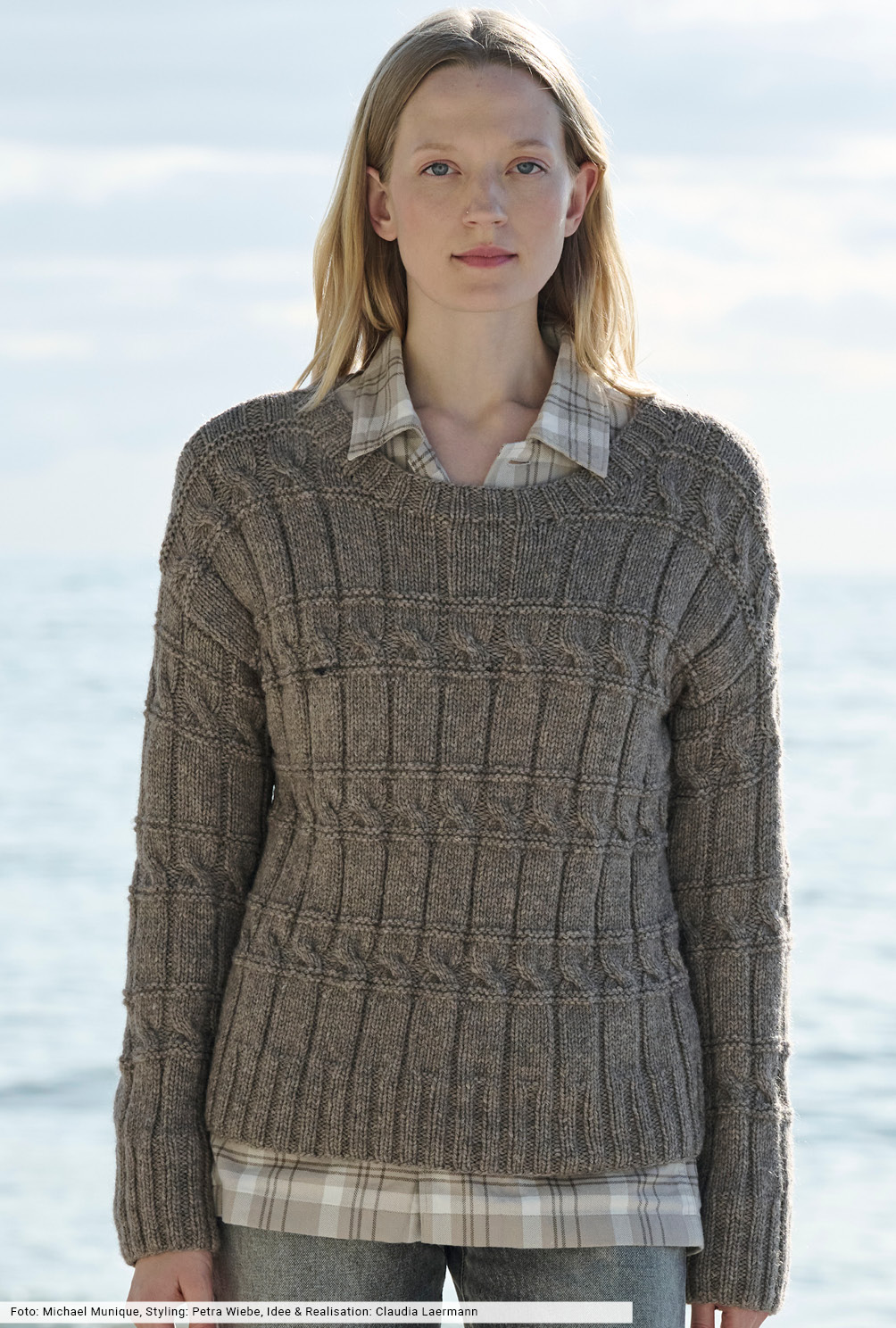 Modellansicht Bild 2: Pulli mit Zopfrippen