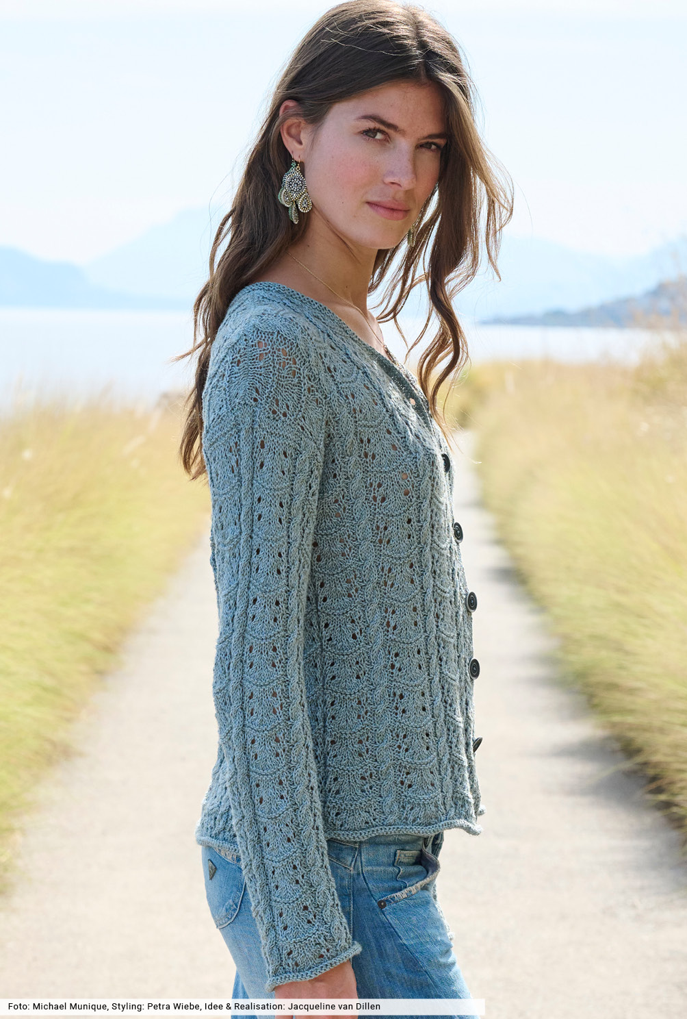 Modellansicht Bild 3: Cardigan in Blau-Grau