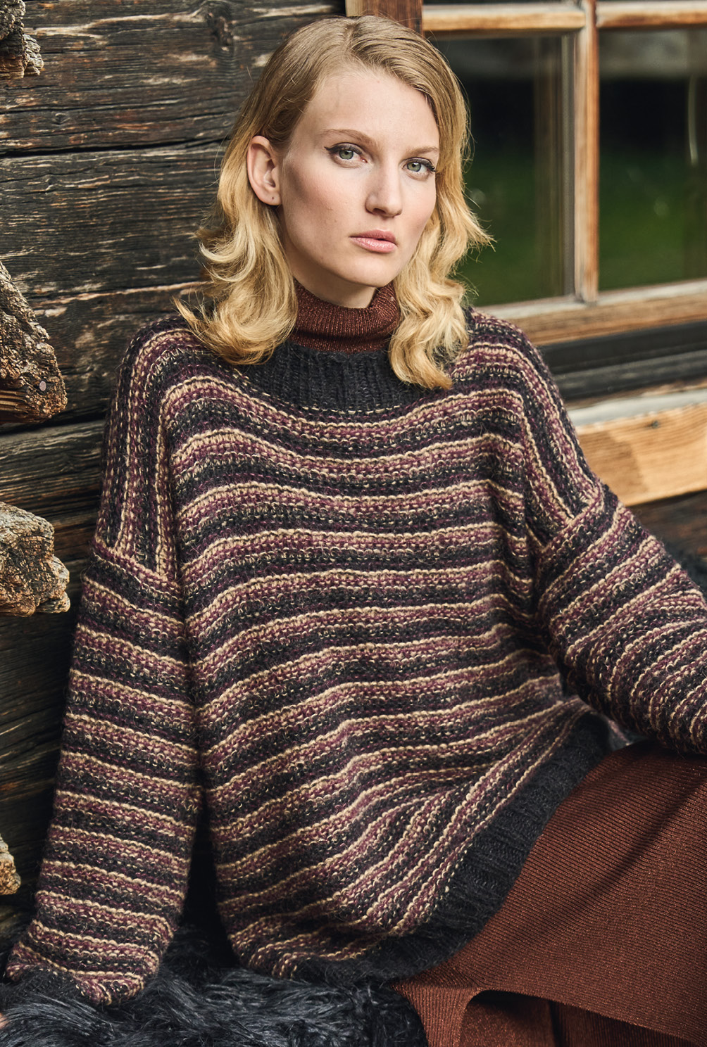 Modellansicht Bild 2: Pulli im Streifenmuster