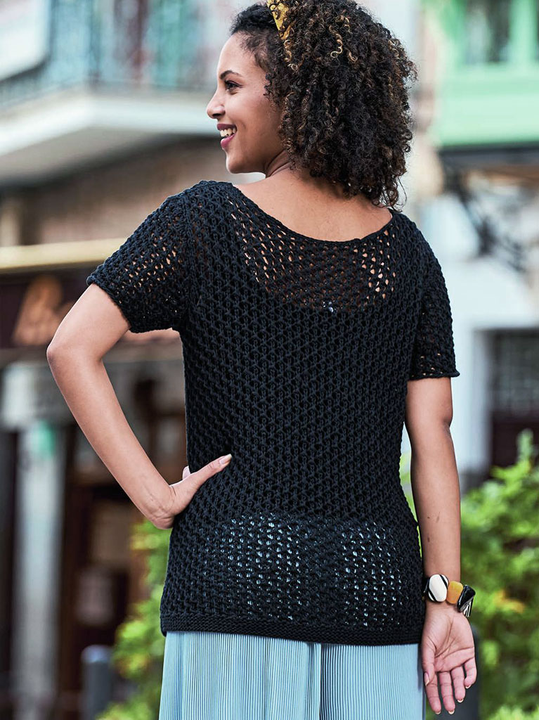 Modellansicht Bild 3: Klassisches, schwarzes Shirt