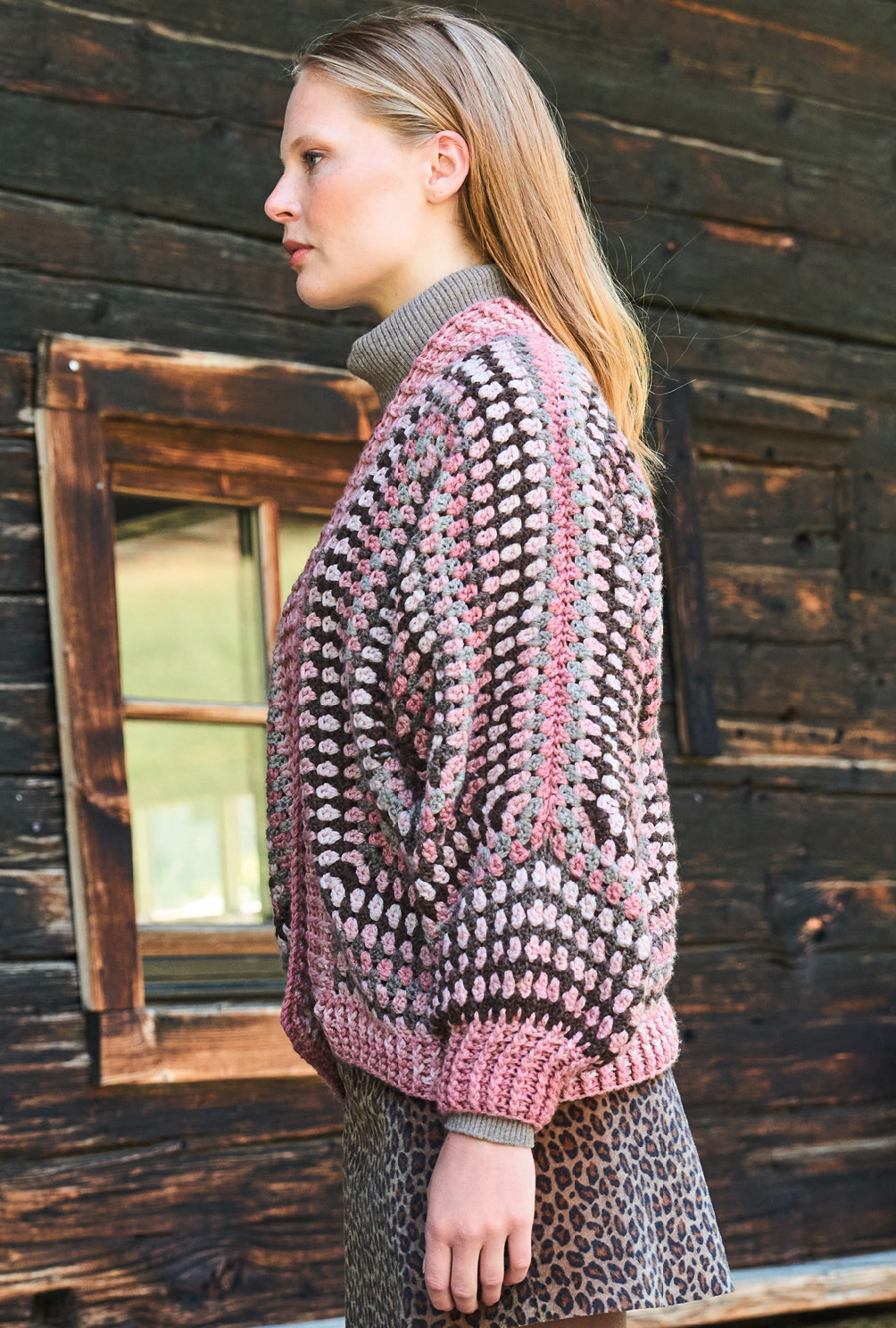 Modellansicht Bild 4: Jacke aus Reliefstäbchen