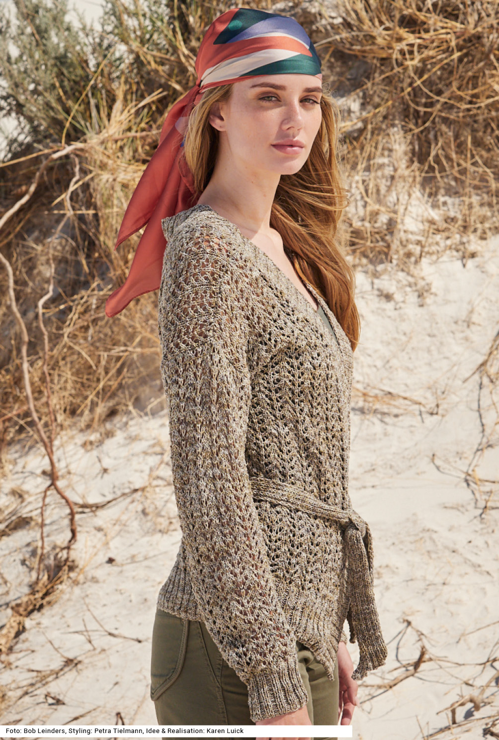 Modellansicht Bild 4: Jacke mit Ajourmuster und Gürtel in Braun
